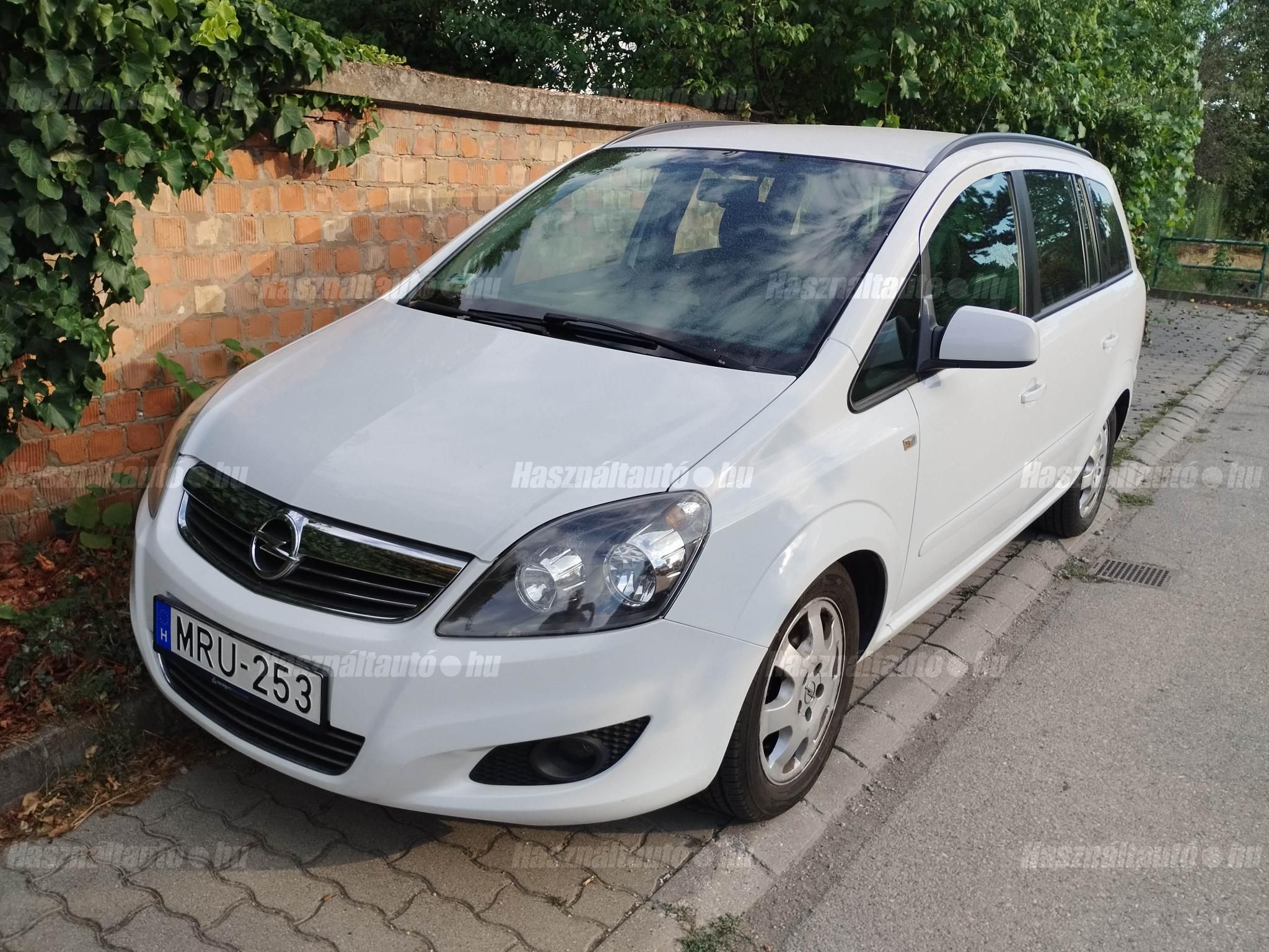OPEL ZAFIRA B 2014/3 - 1