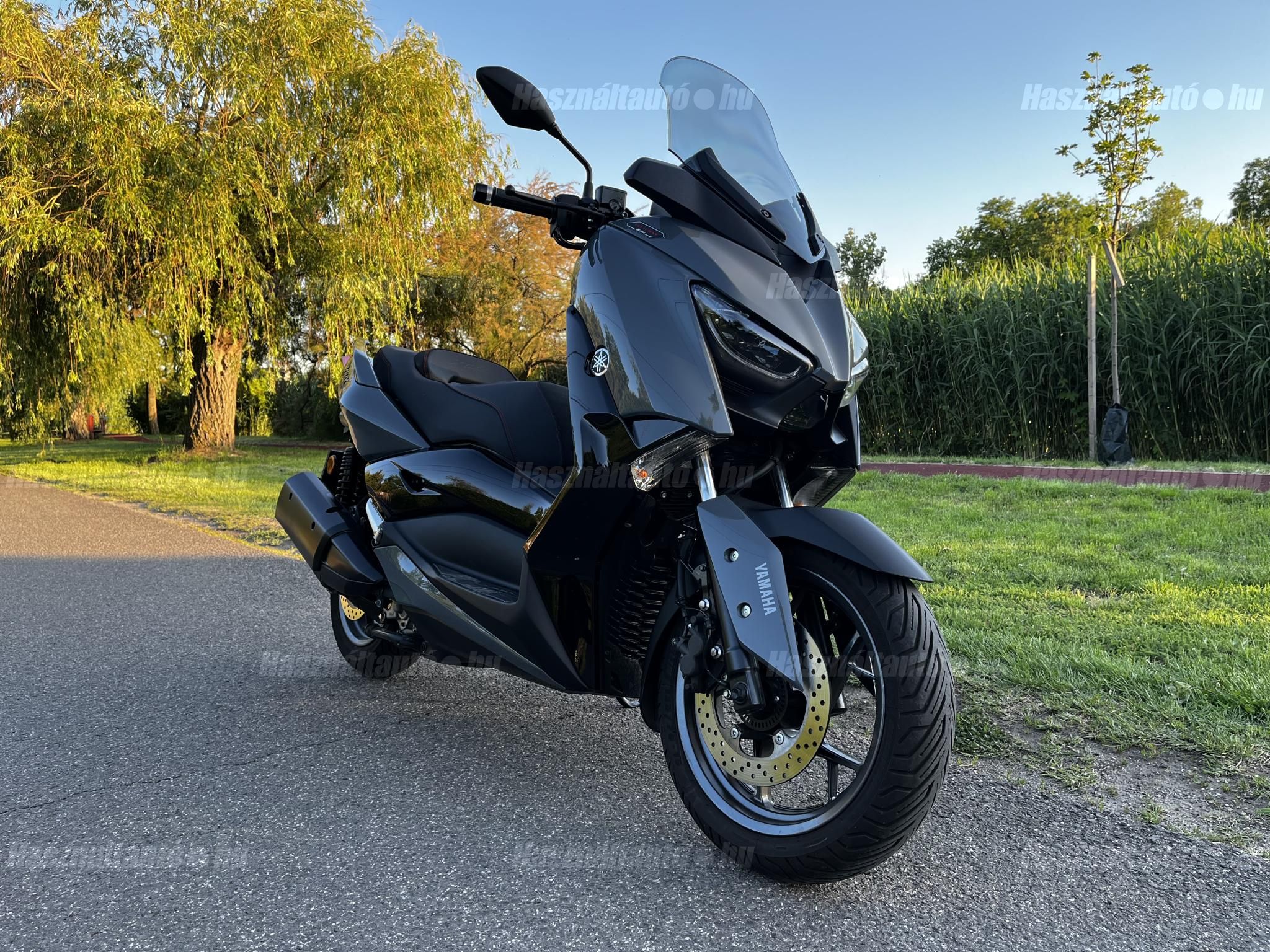 YAMAHA X-MAX 300 2022/9 - 1