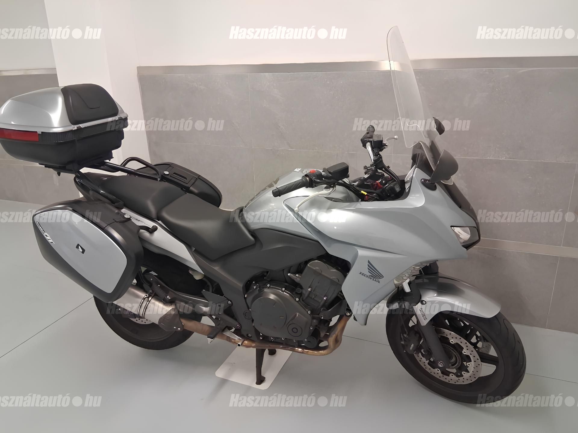 HONDA EGYÉB 2012/6 - 1