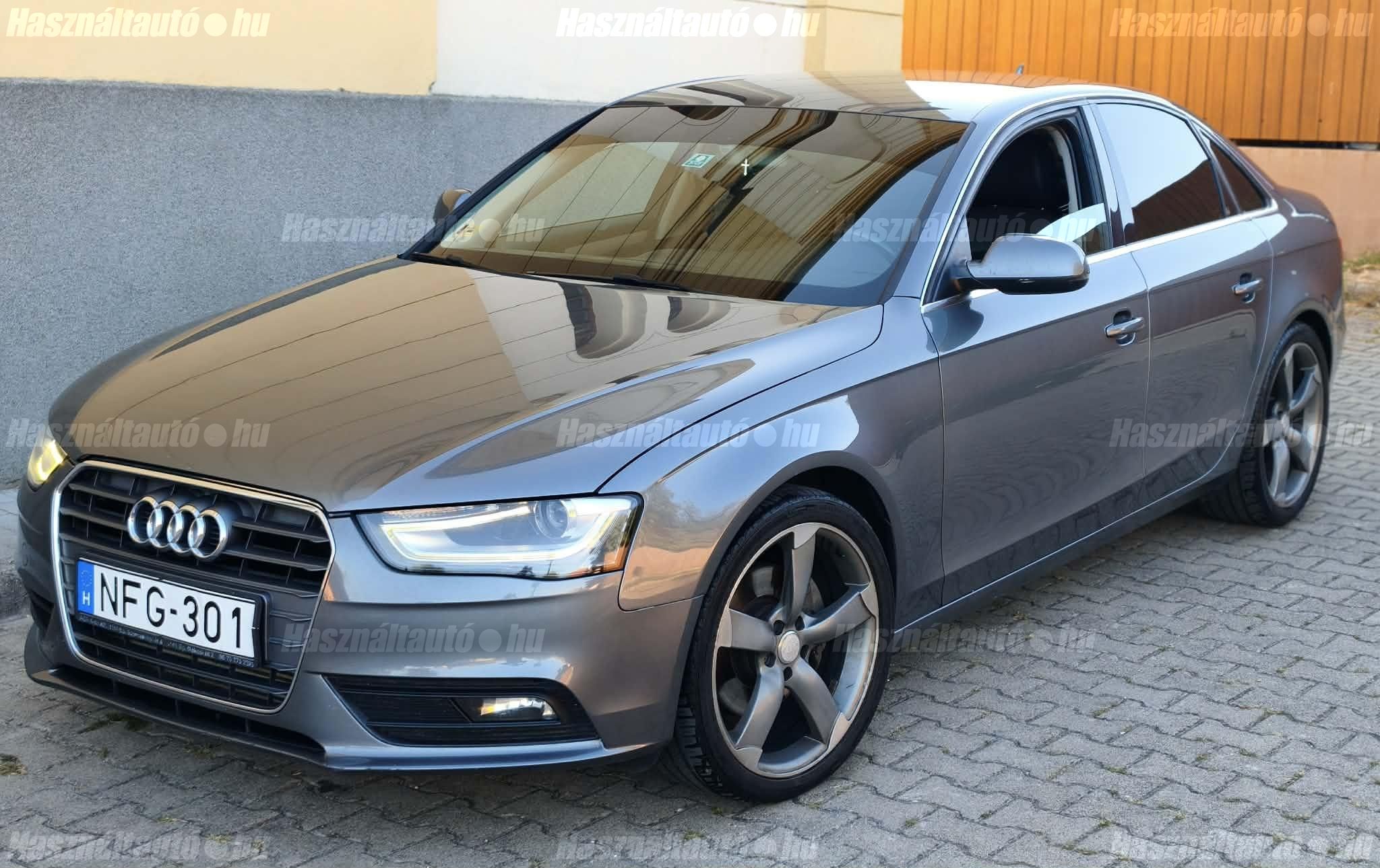 AUDI A4 2012/8 - 1