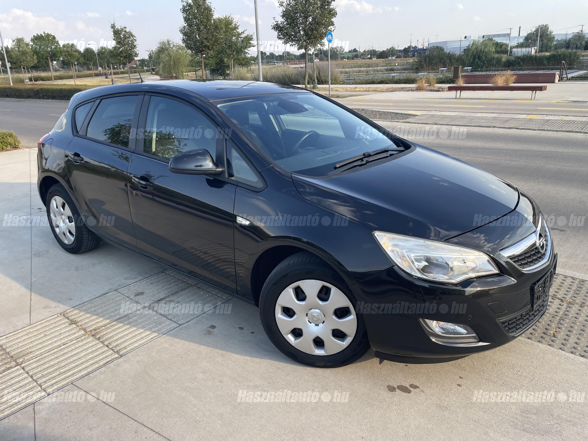 OPEL ASTRA J 2011/10 - 1
