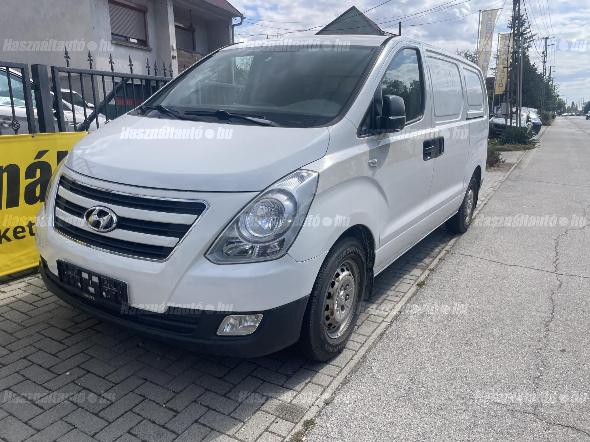 HYUNDAI H-1 2017/6 - 1