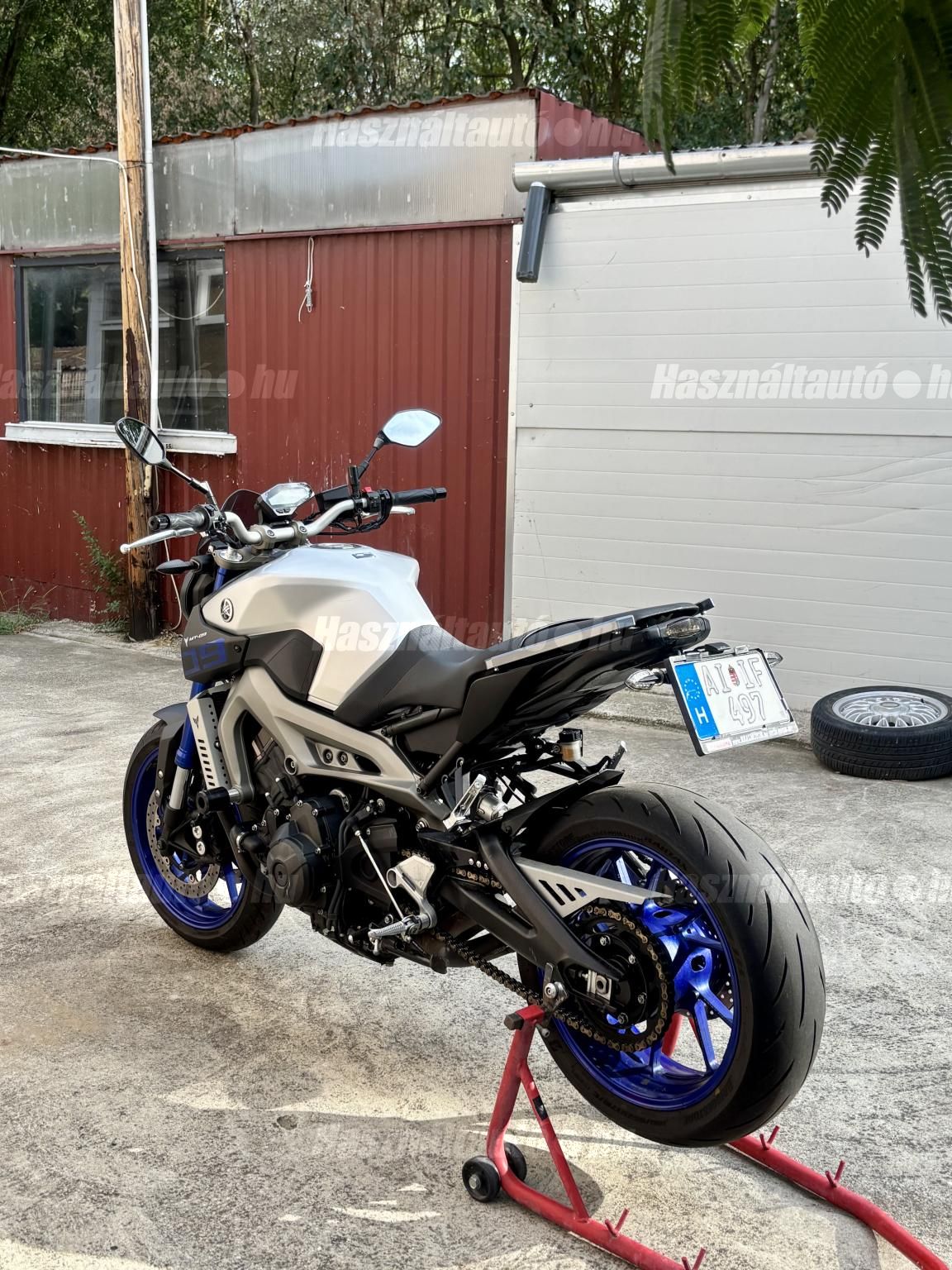 YAMAHA MT-09 2016/12 - 1
