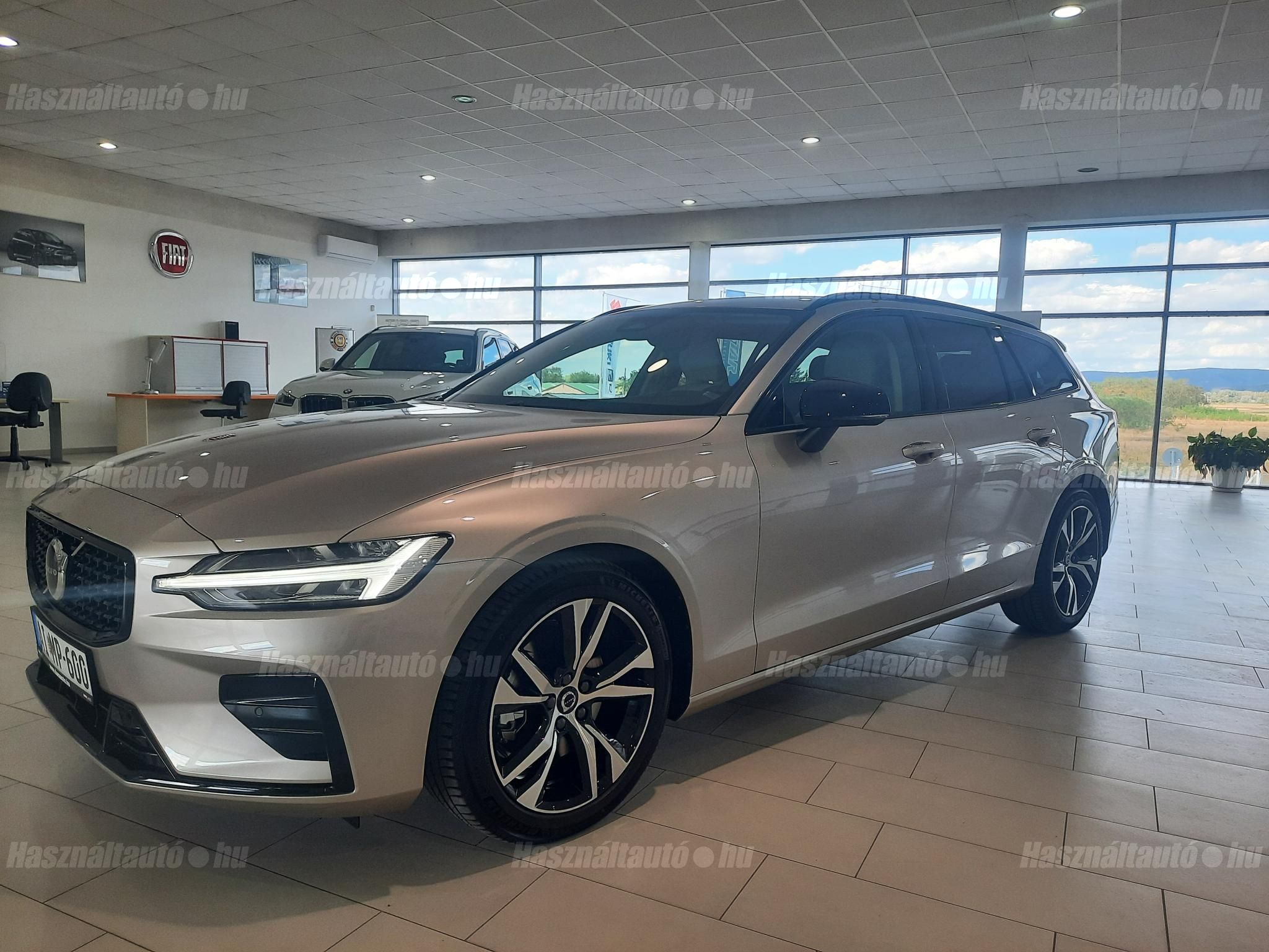 VOLVO V60 2025/3 - 1