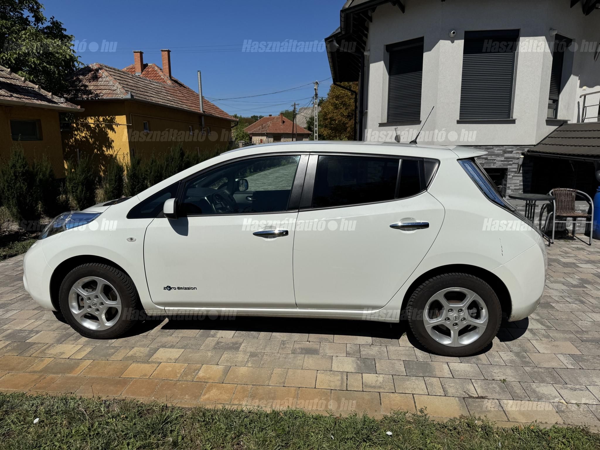 NISSAN LEAF 2016/12 - 1
