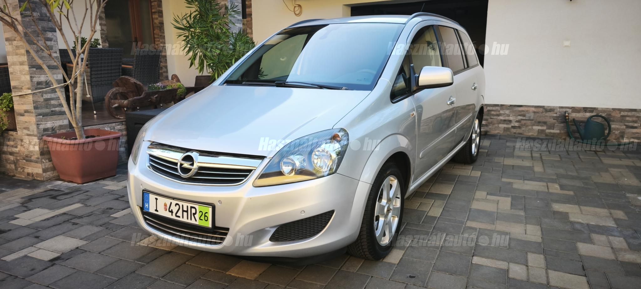 OPEL ZAFIRA B 2013/10 - 1