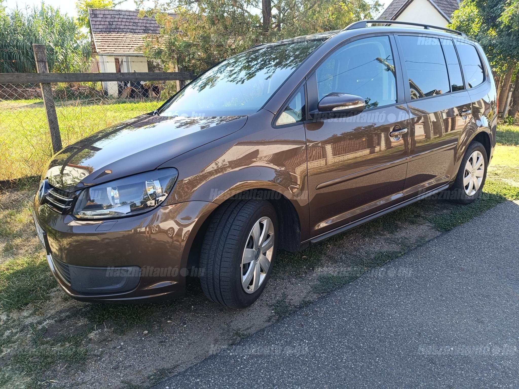 VOLKSWAGEN TOURAN 2011/12 - 1
