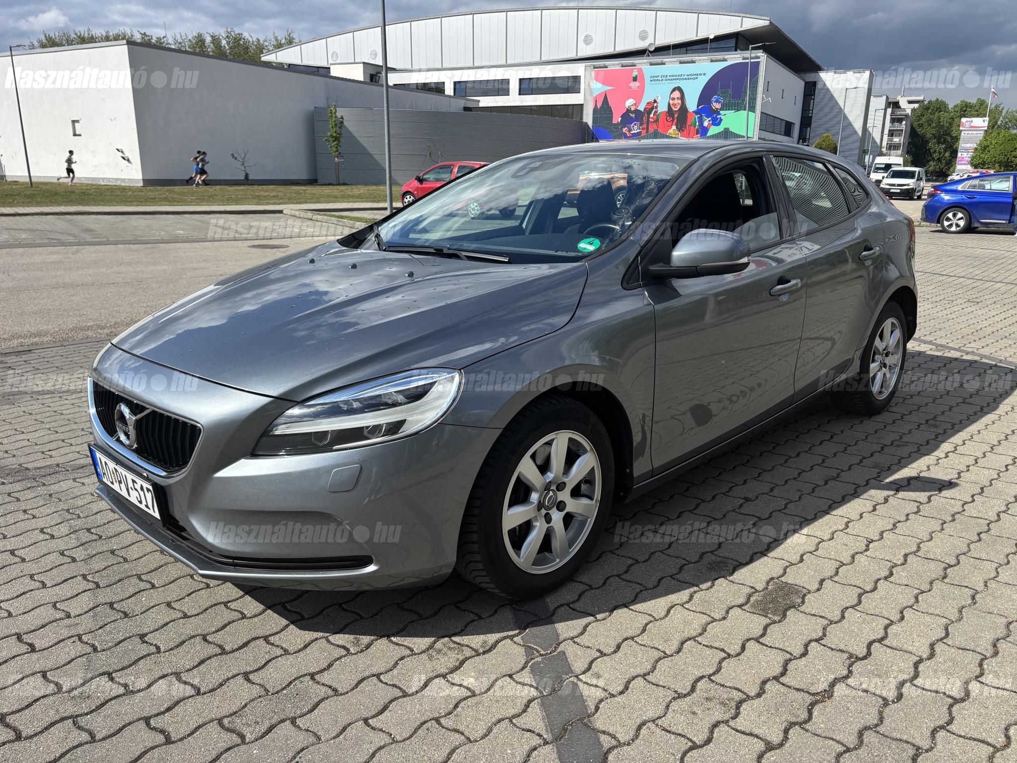 VOLVO V40 2018/12 - 1