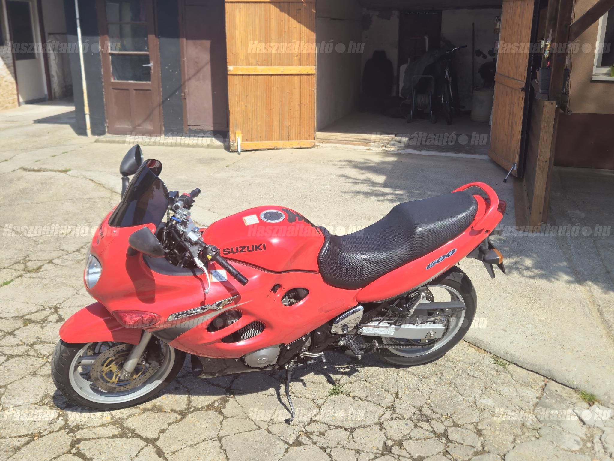 SUZUKI GSX 600 F 2001/7 - 1