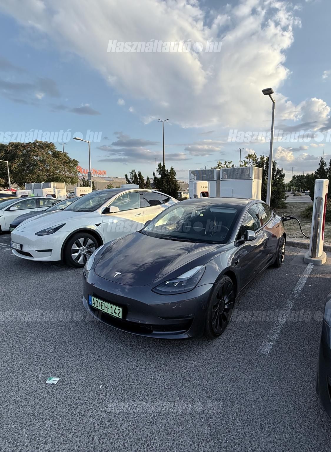 TESLA MODEL 3 2022/3 - 1