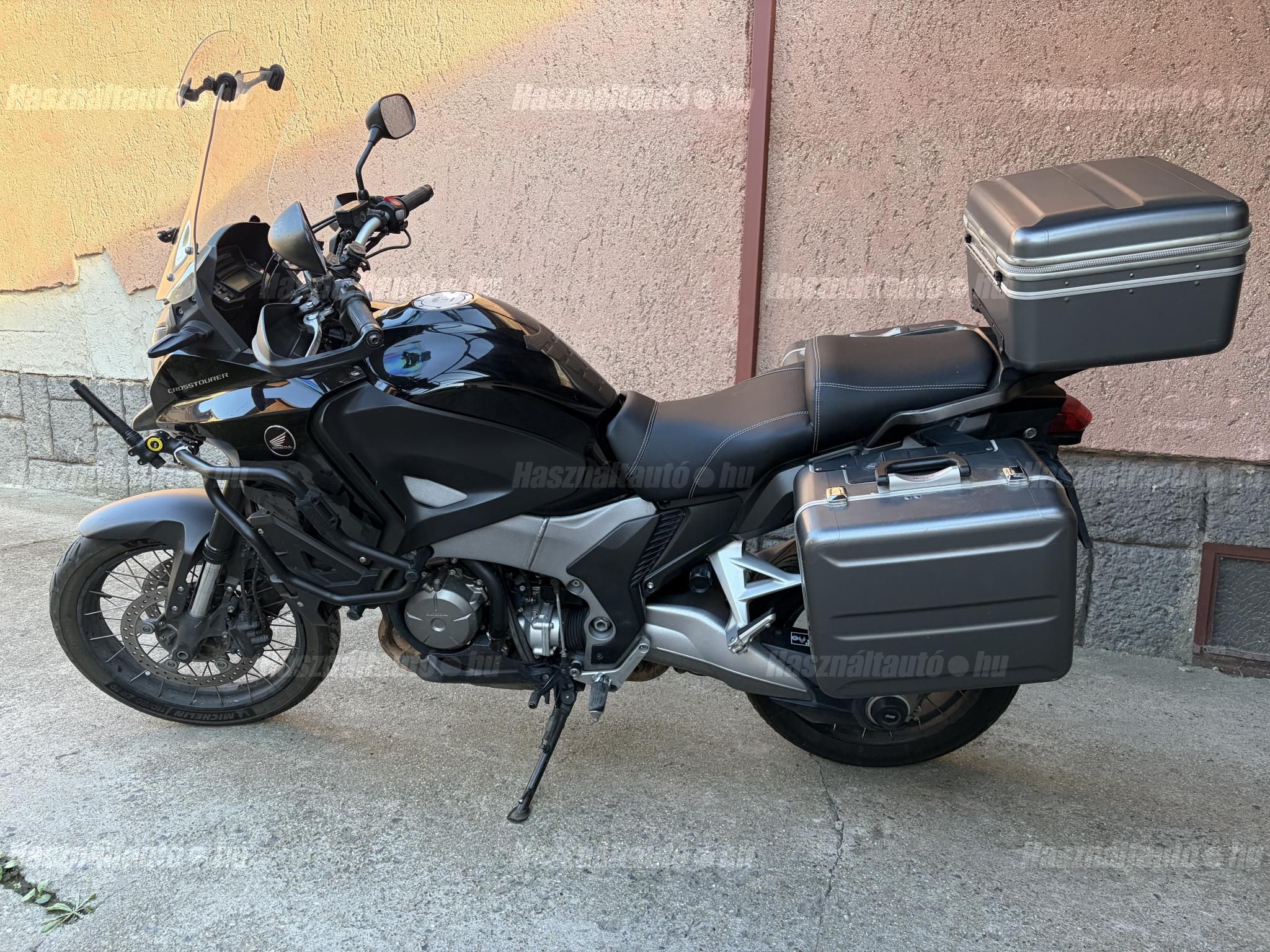 HONDA VFR 1200 X 2011/6 - 1