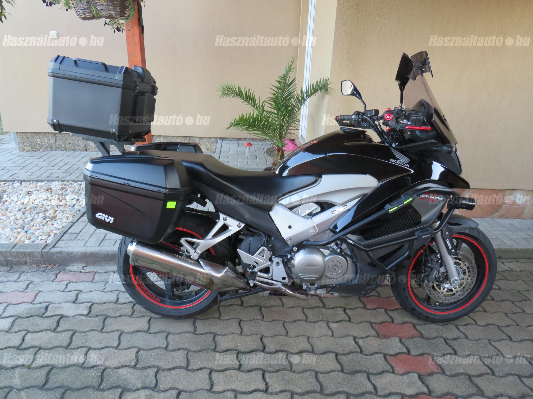 HONDA VFR 800 X 2012/2 - 1