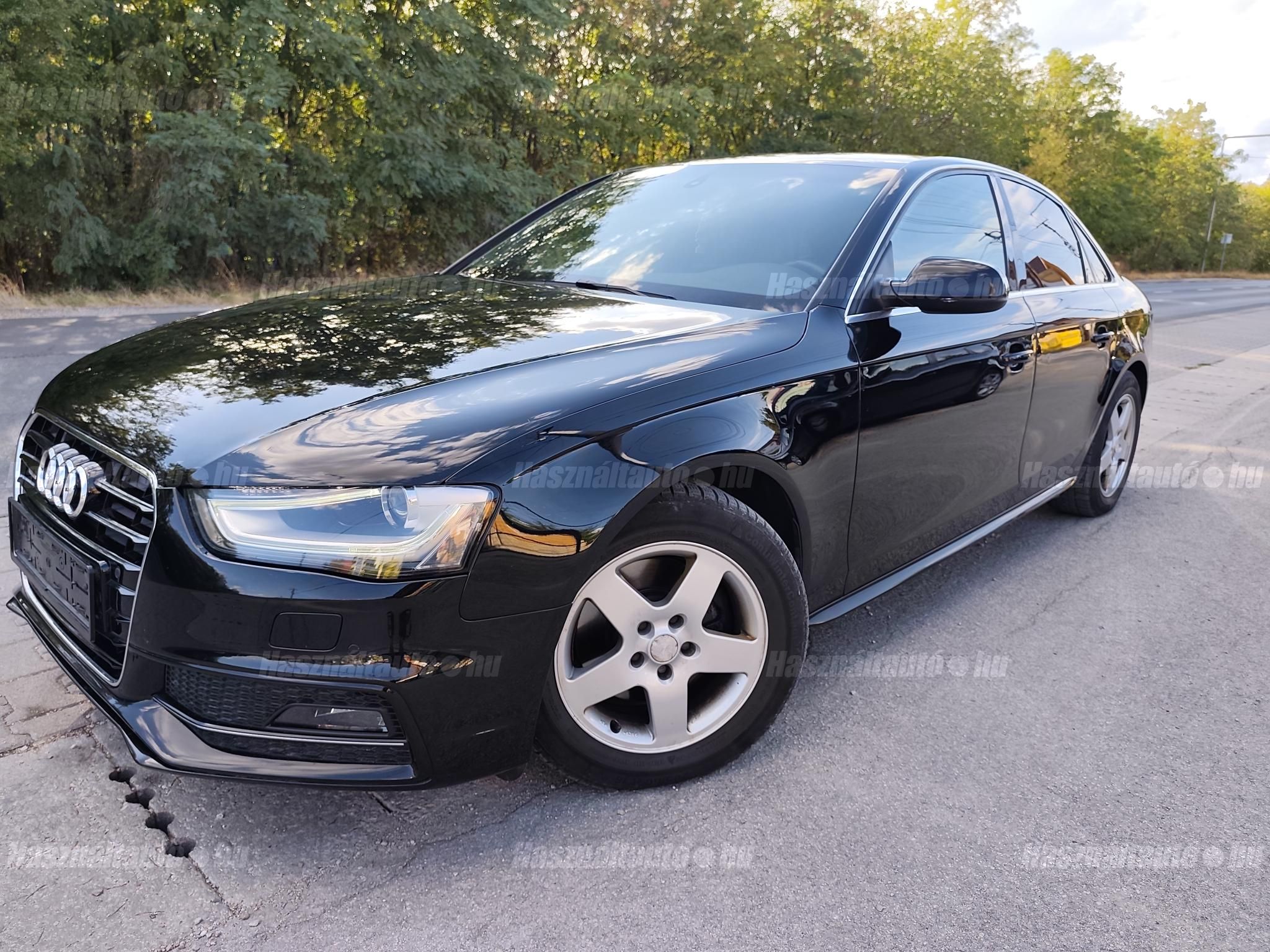 AUDI A4 2013/9 - 1
