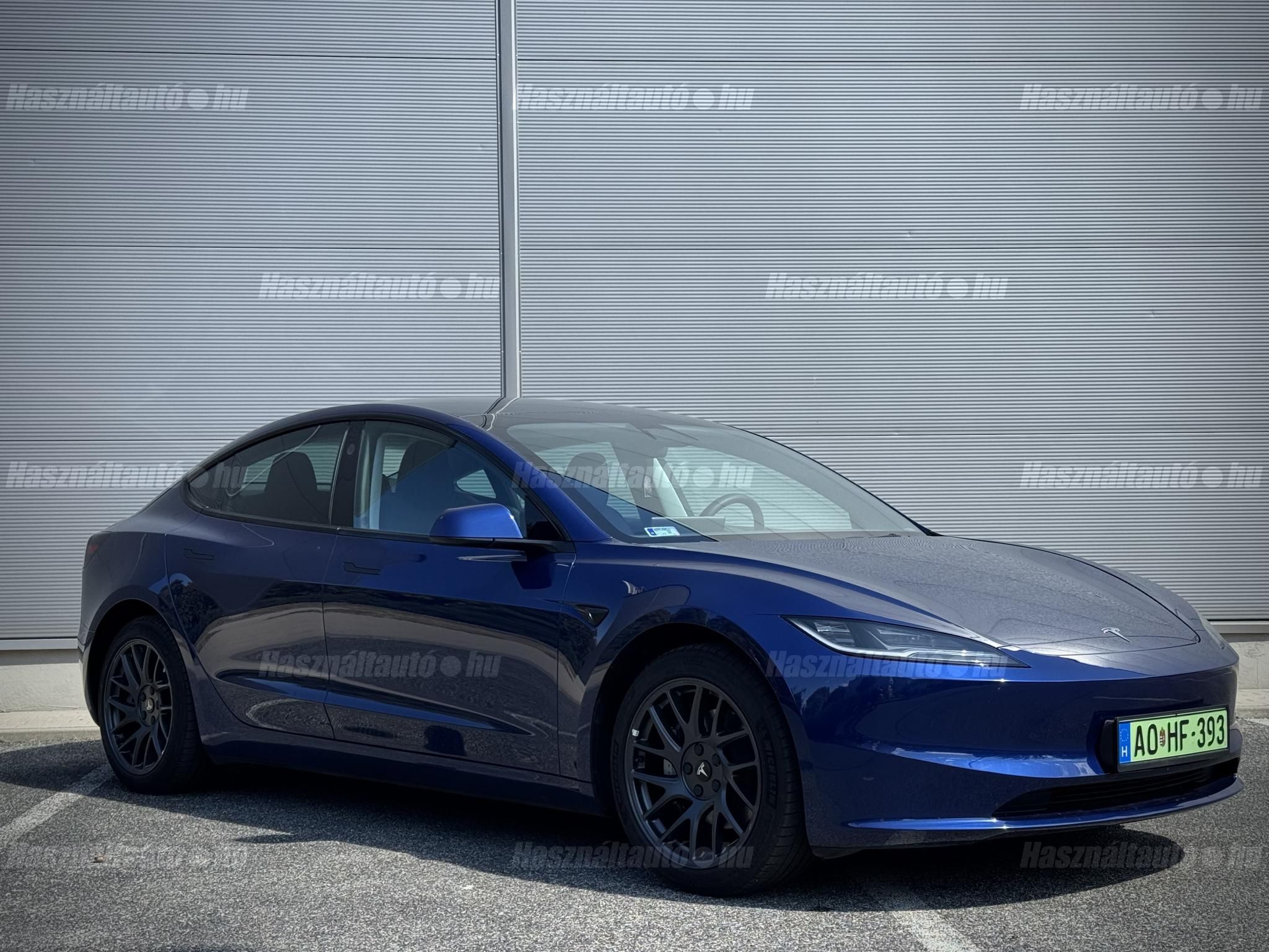 TESLA MODEL 3 2023/11 - 1