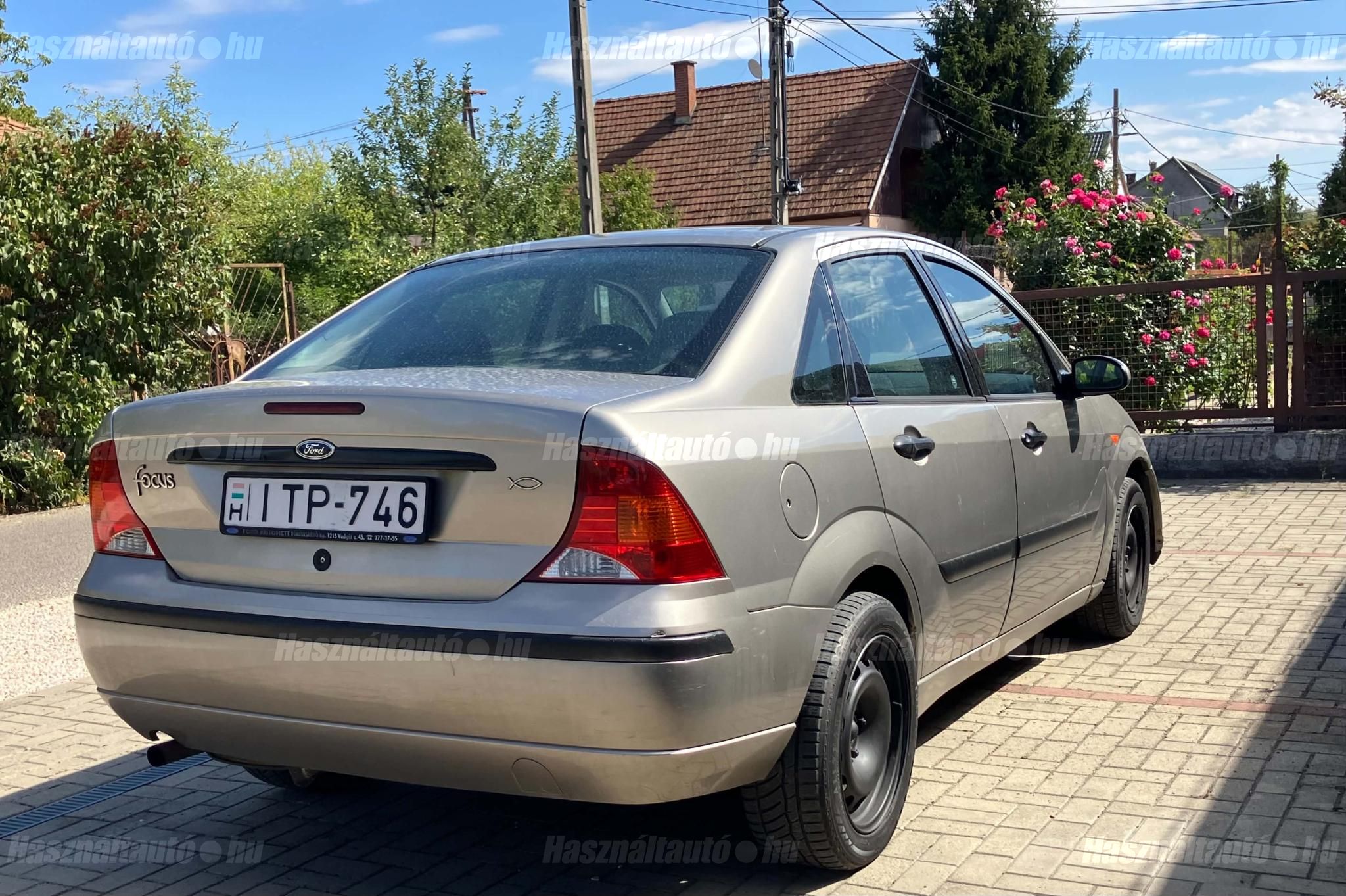 FORD FOCUS 2003/10 - 1