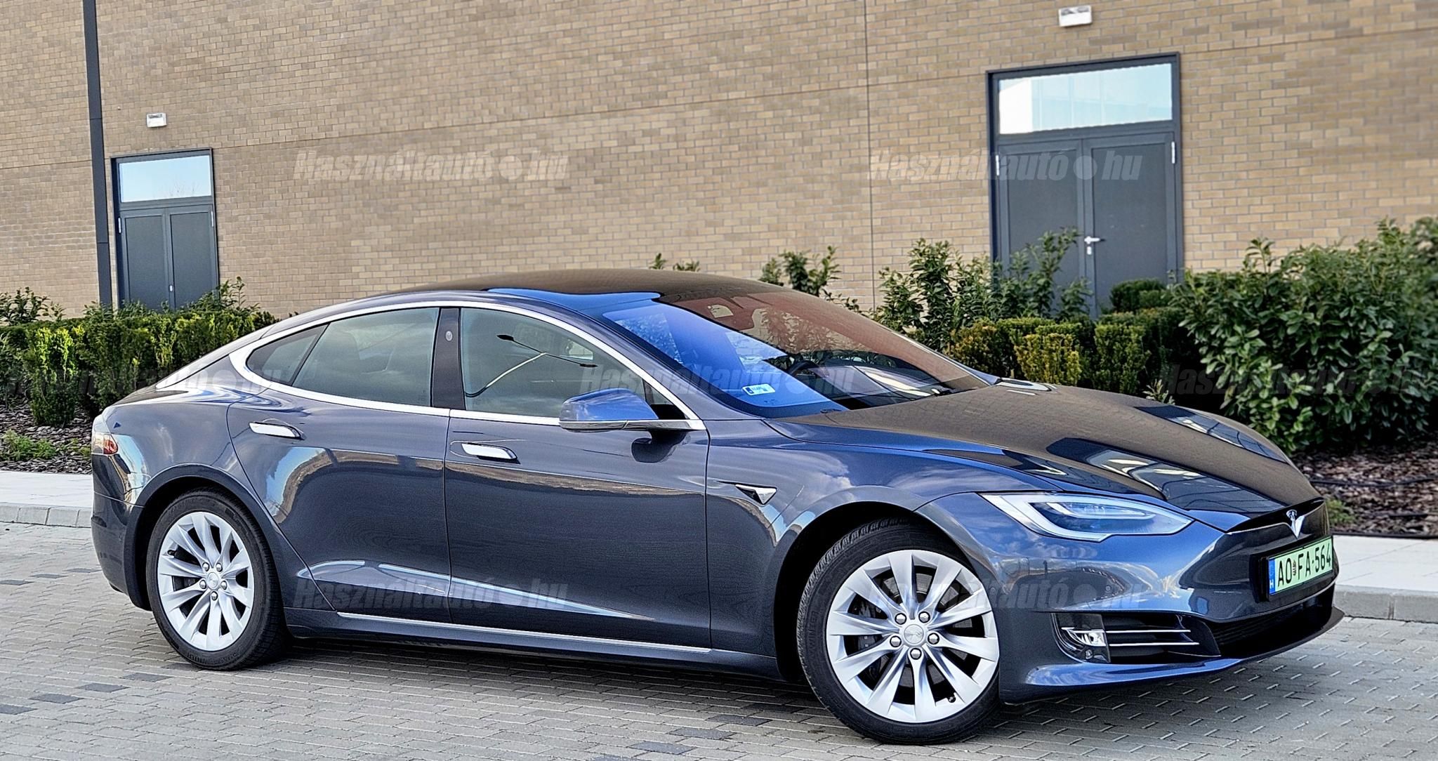 TESLA MODEL S 2018/6 - 1