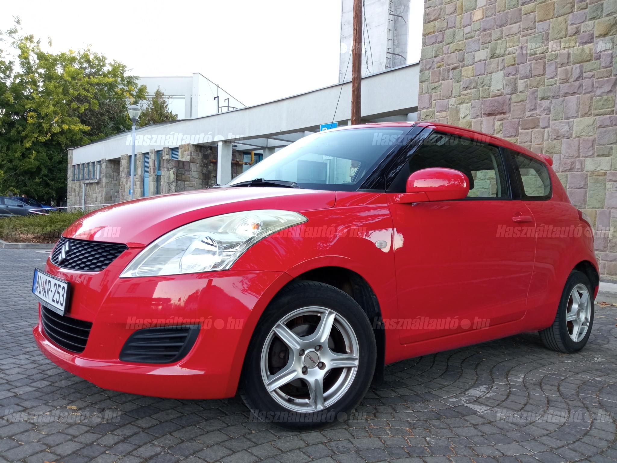 SUZUKI SWIFT 2012/8 - 1