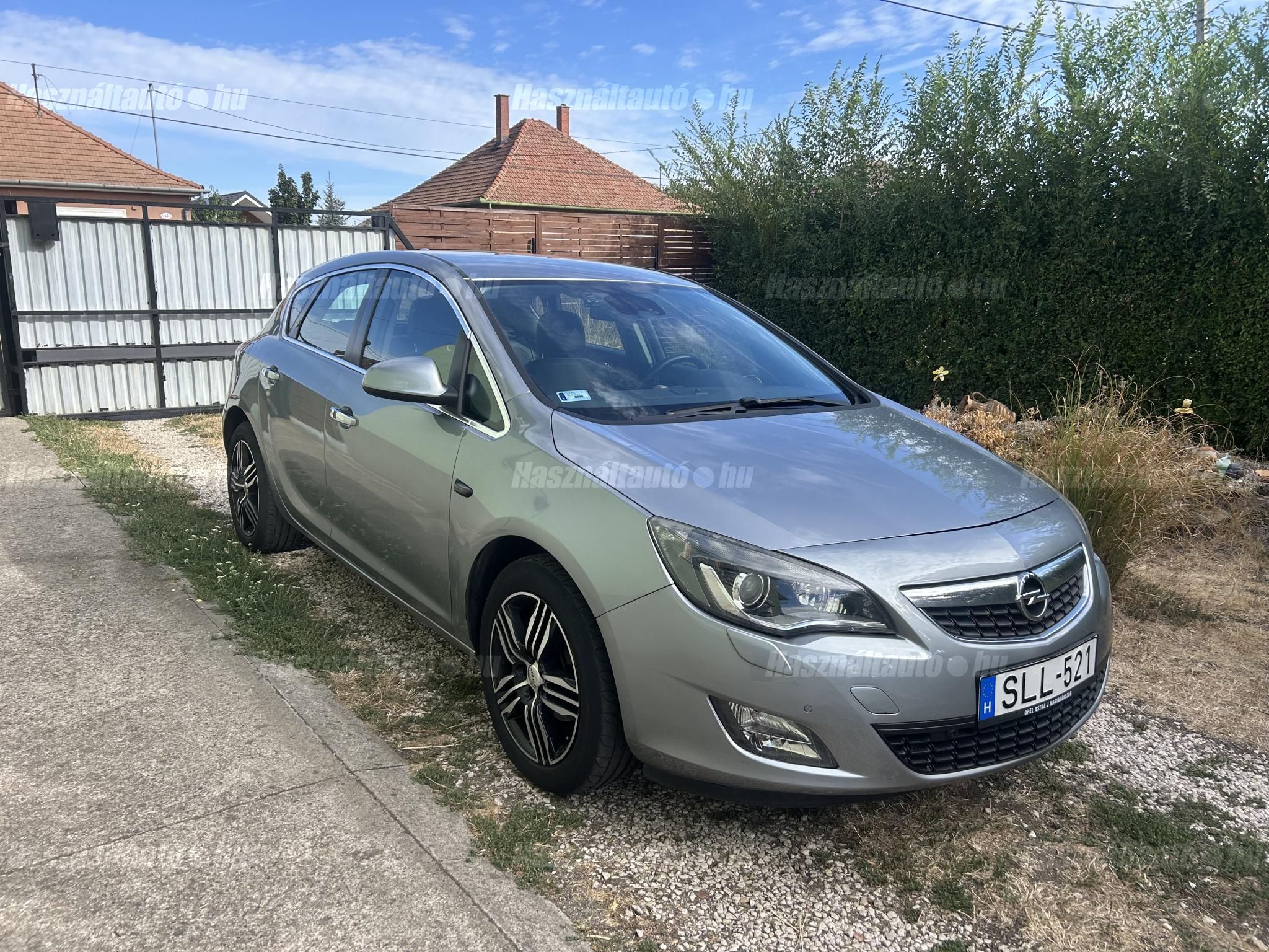 OPEL ASTRA J 2010/4 - 1