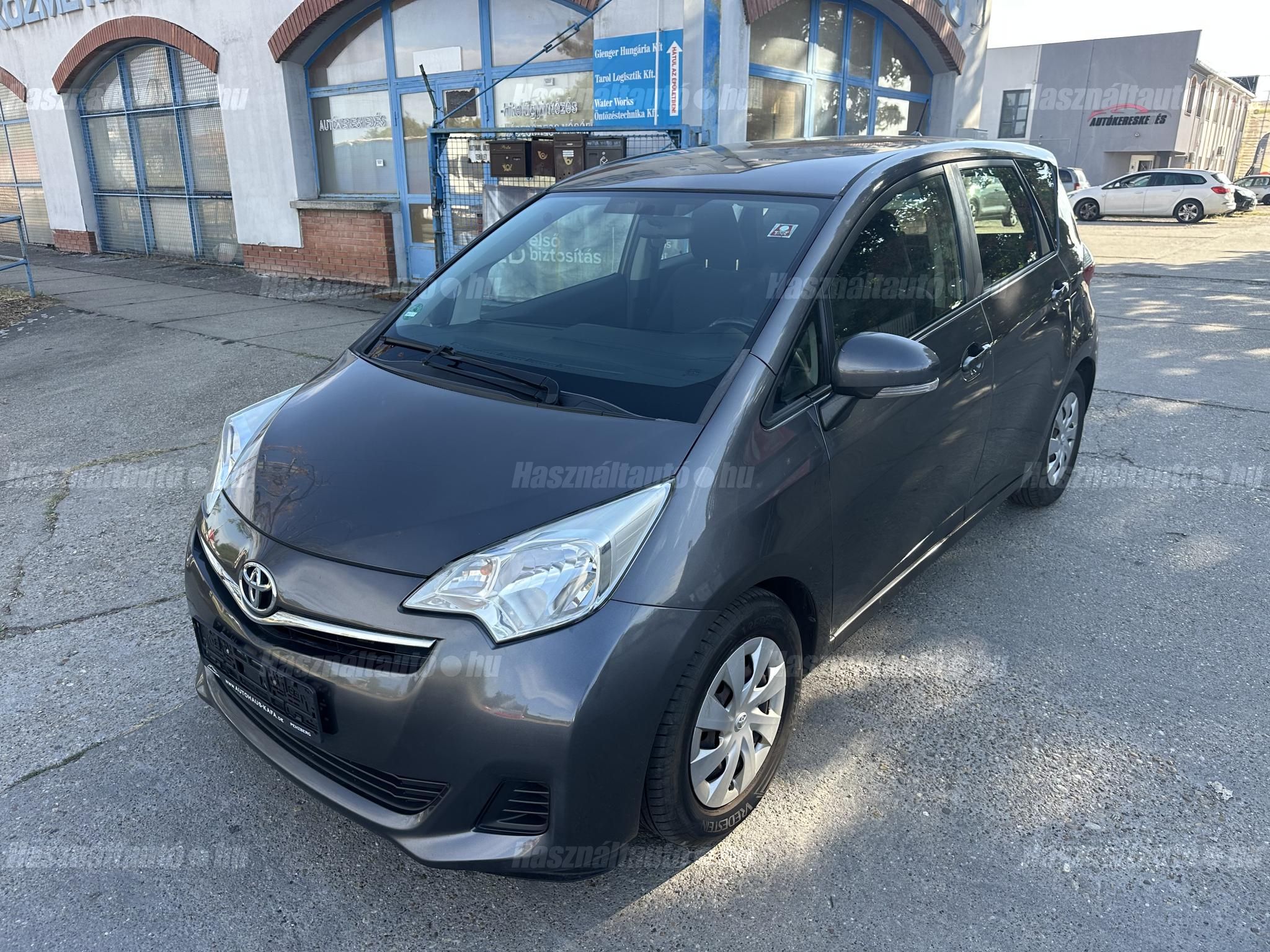 TOYOTA VERSO-S 2011/4 - 1