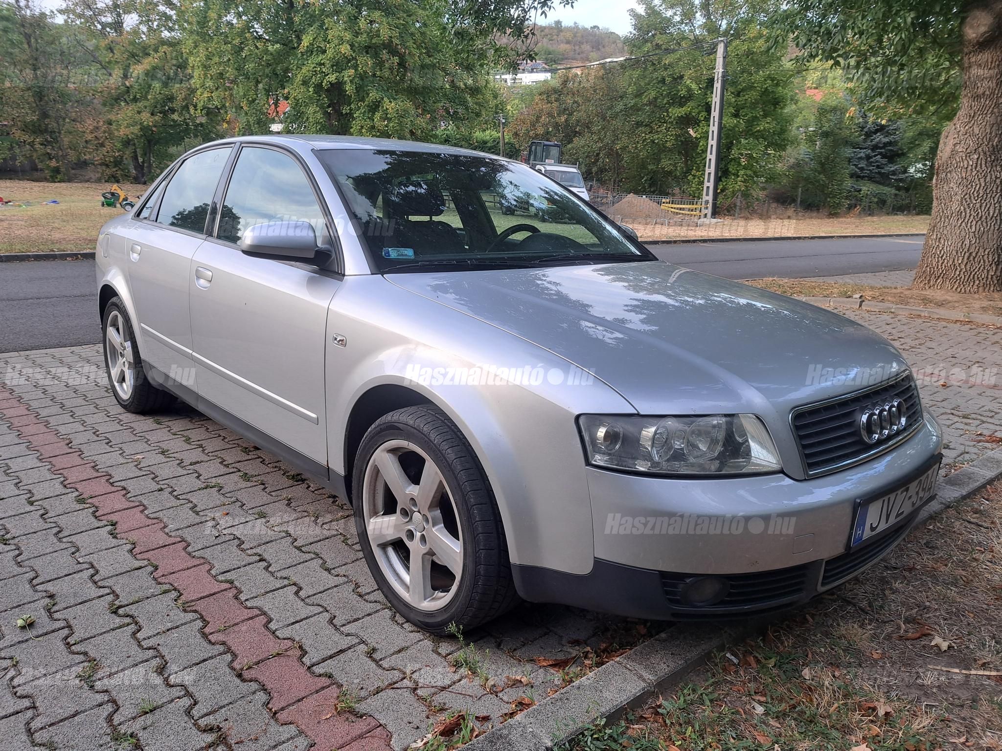 AUDI A4 2001/9 - 1