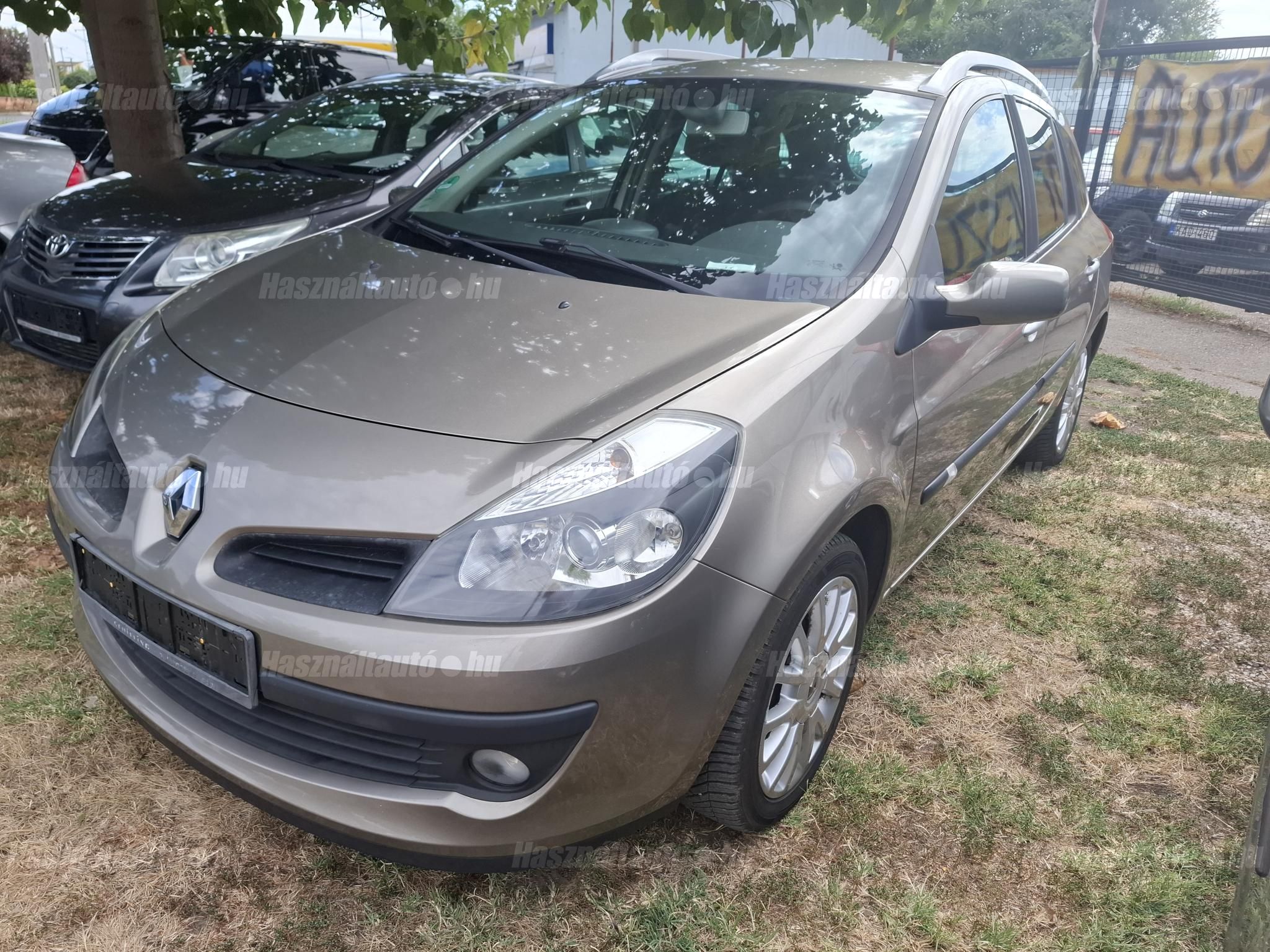 RENAULT CLIO 2009 - 1