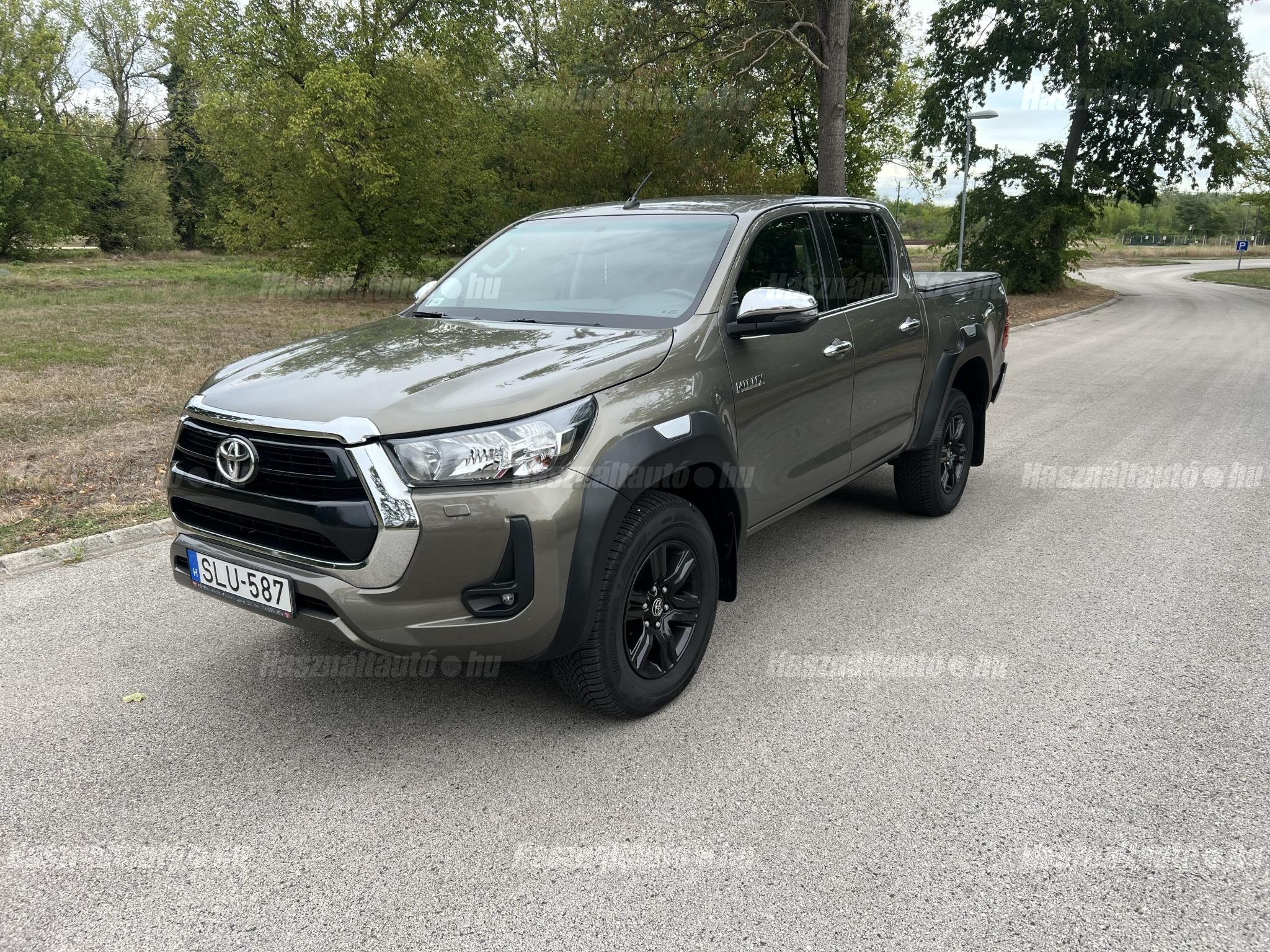 TOYOTA HILUX 2021 - 1