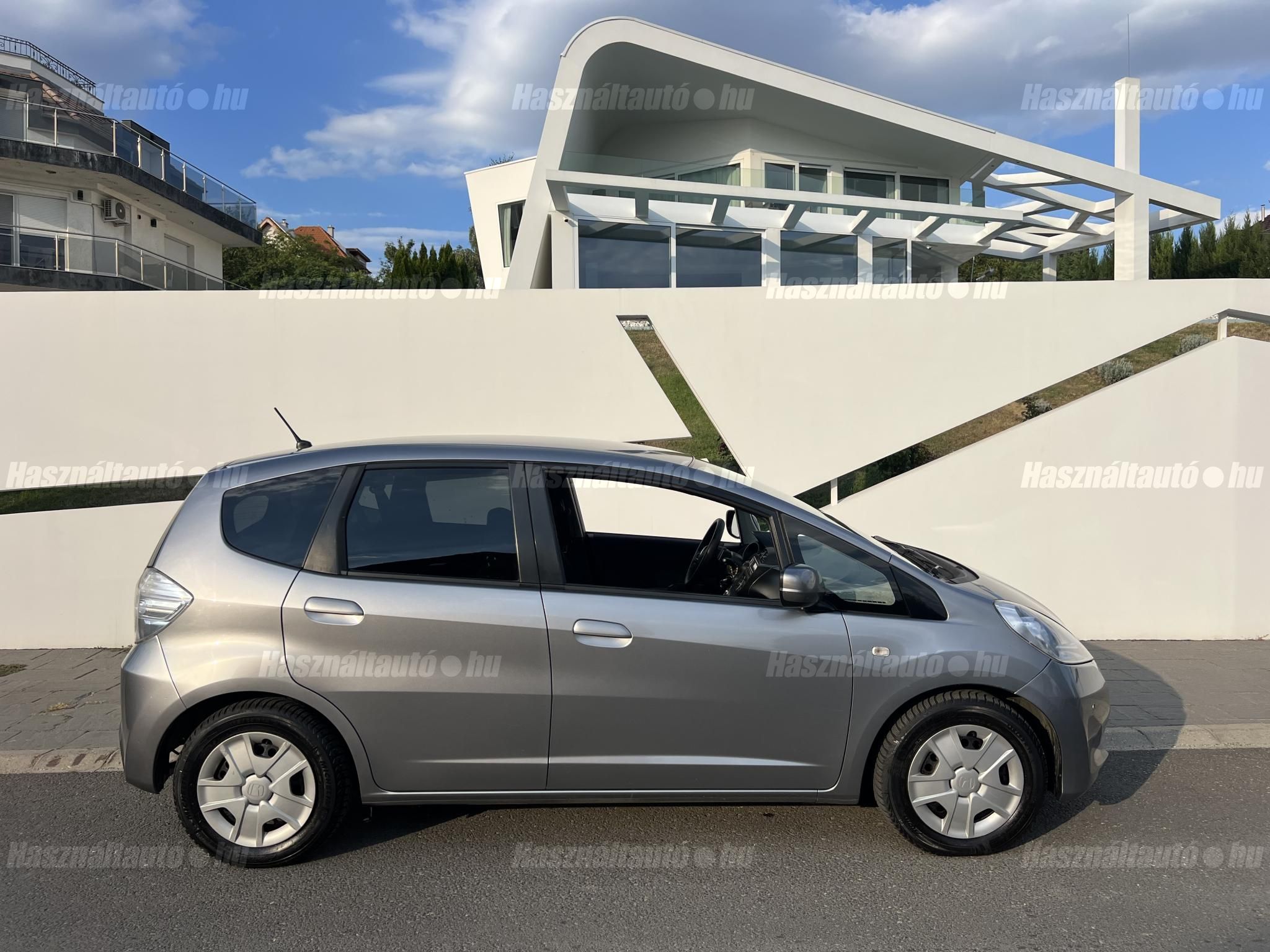 HONDA JAZZ 2012/8 - 1