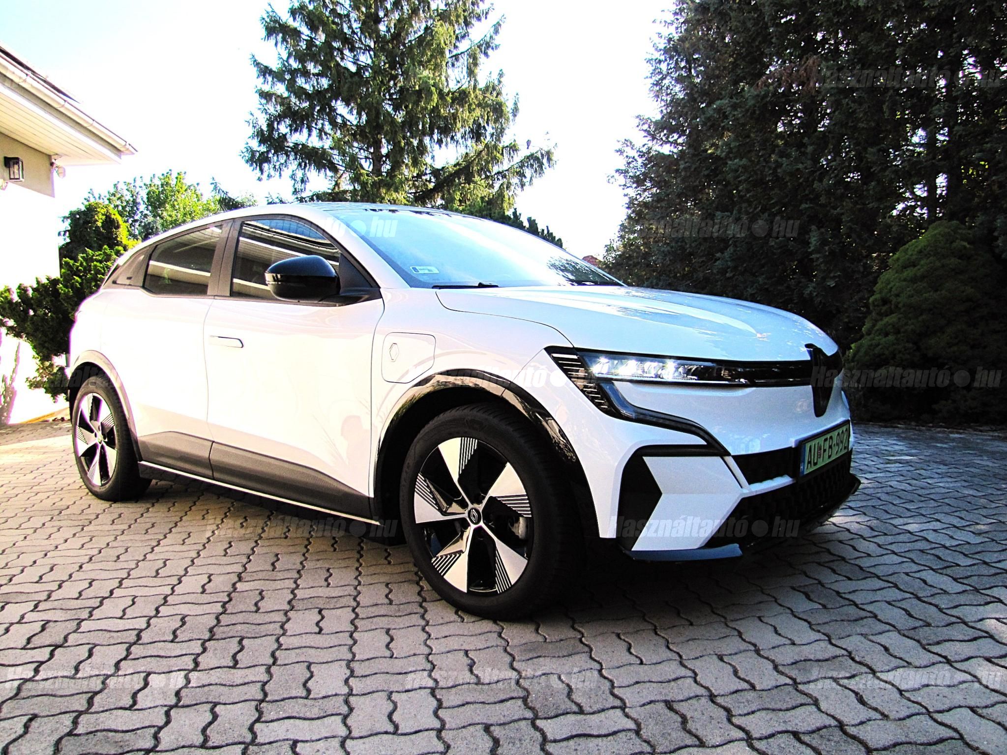 RENAULT MEGANE 2023/5 - 1