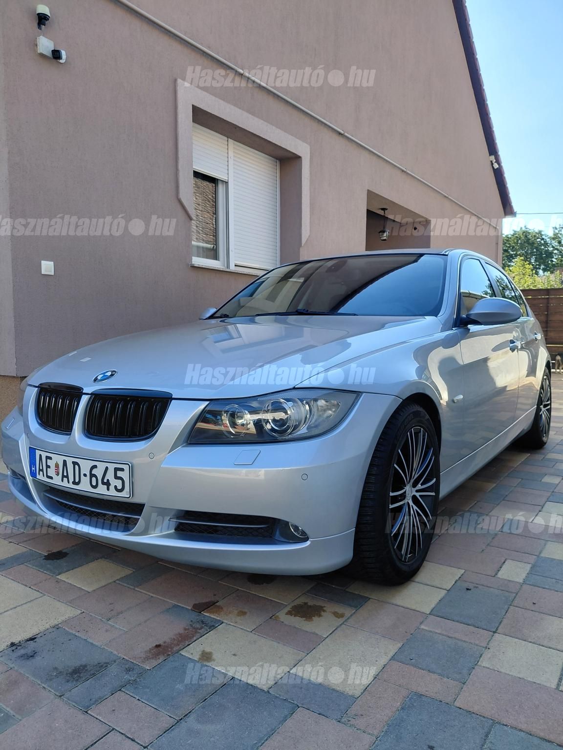BMW 330 2005/8 - 1
