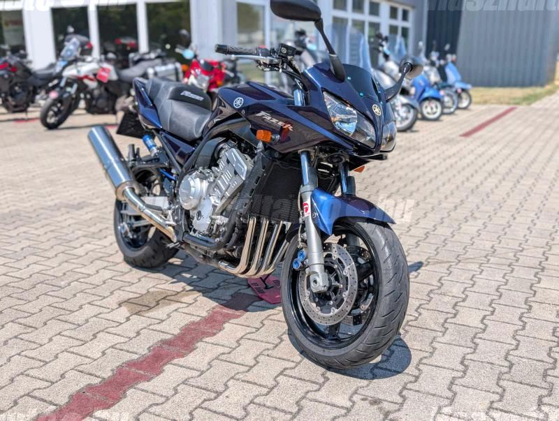 YAMAHA FZS 1000 (FAZER) 2005 - 1