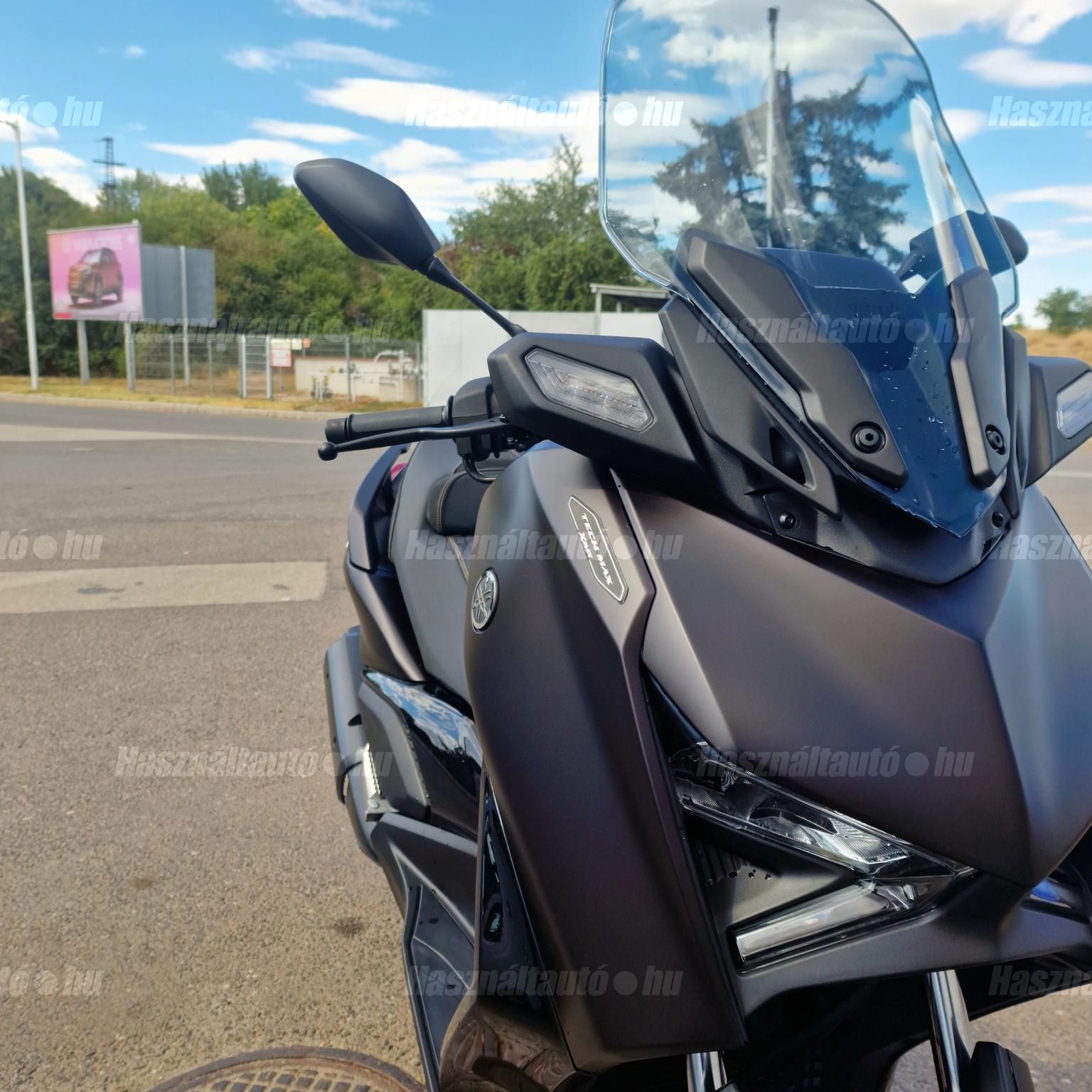 YAMAHA X-MAX 300 2024/5 - 1