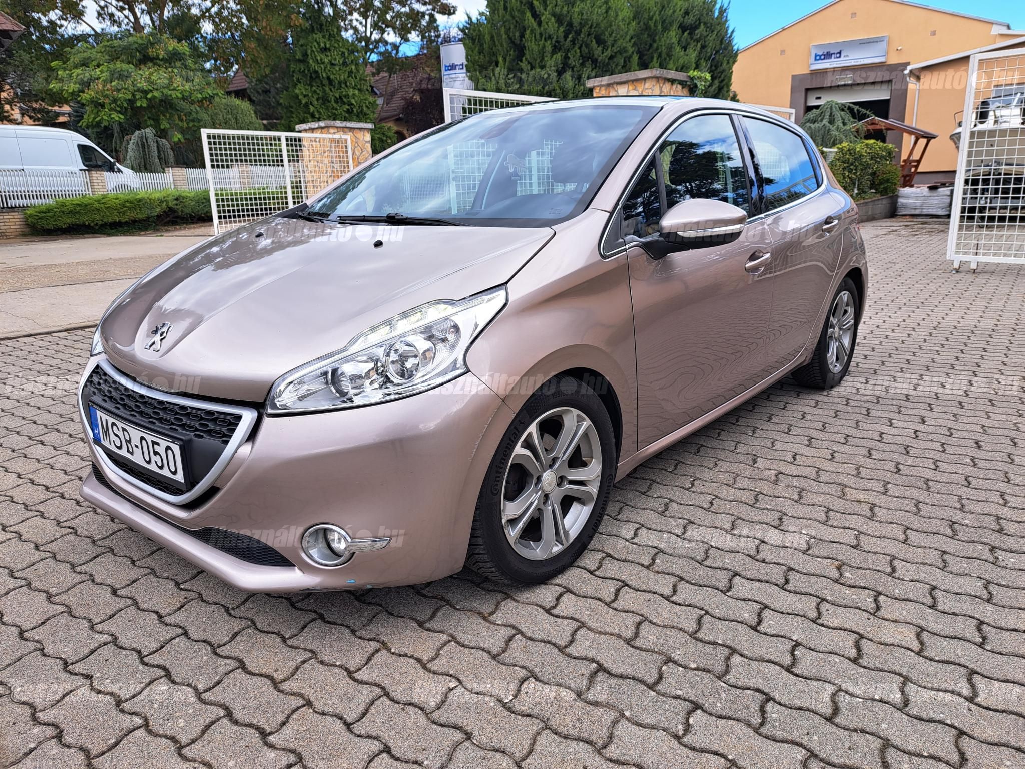 PEUGEOT 208 2012/4 - 1