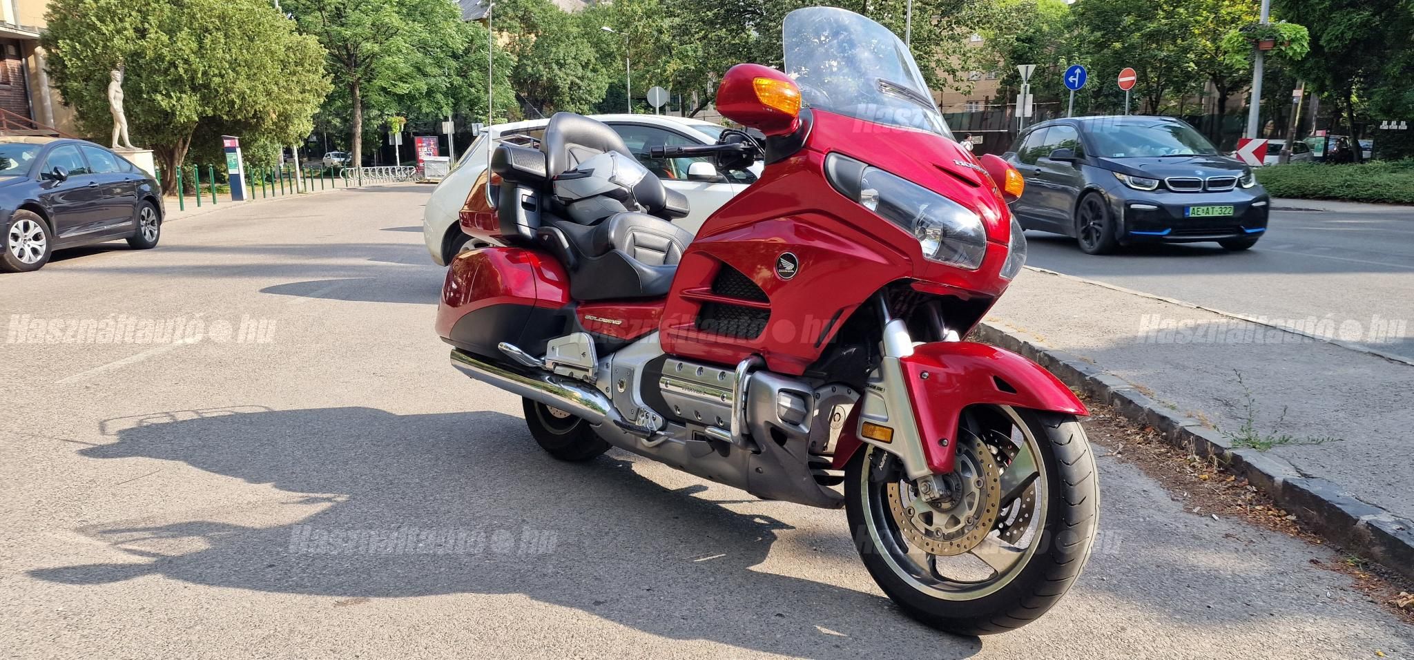 HONDA GL 1800 (GOLD WING) 2014/5 - 1