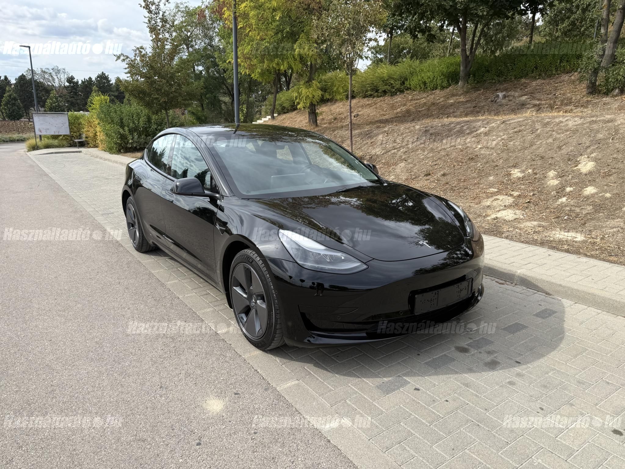 TESLA MODEL 3 2022/3 - 1