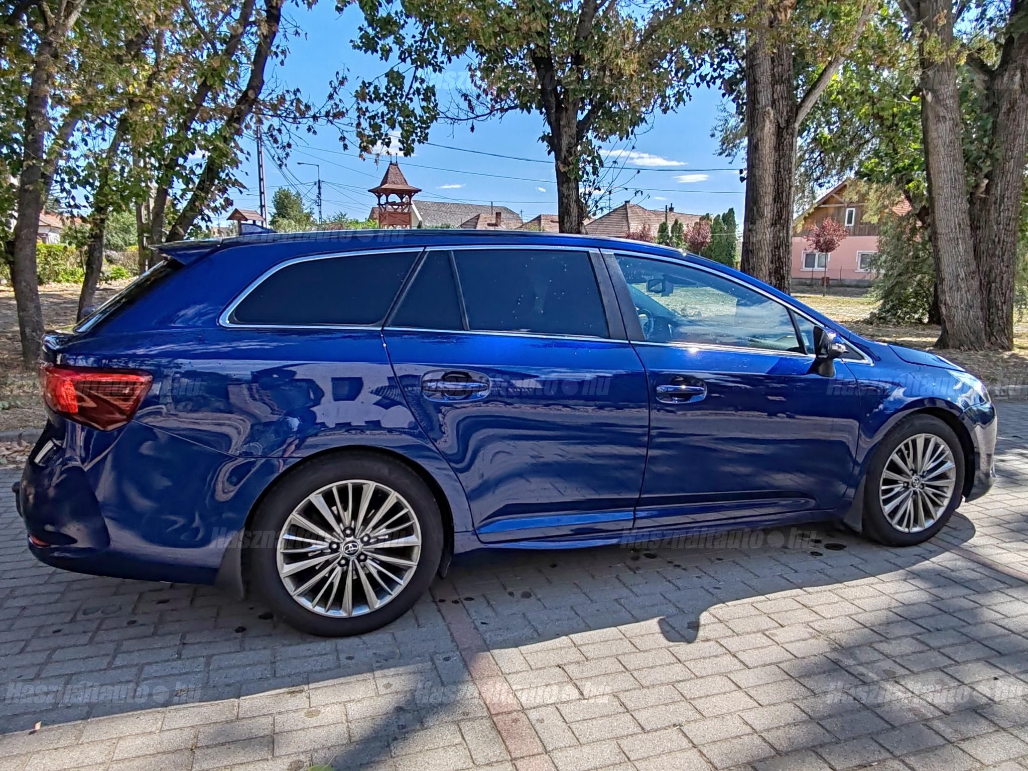 TOYOTA AVENSIS 2015/8 - 1