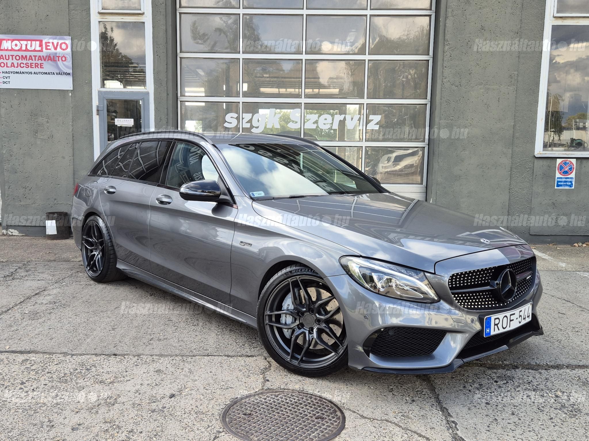 MERCEDES-AMG C 43 2017/2 - 1