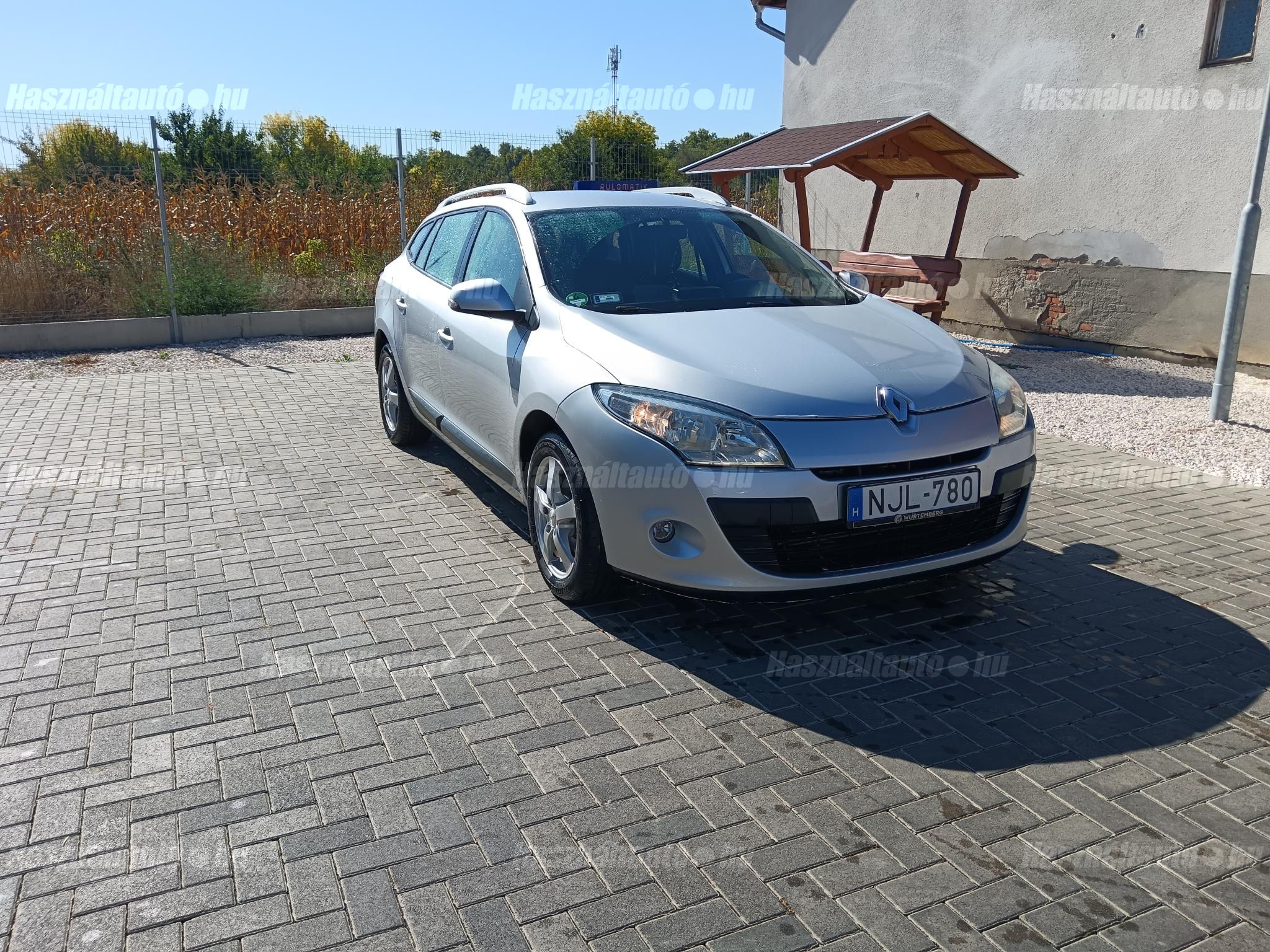 RENAULT MEGANE 2012/3 - 1