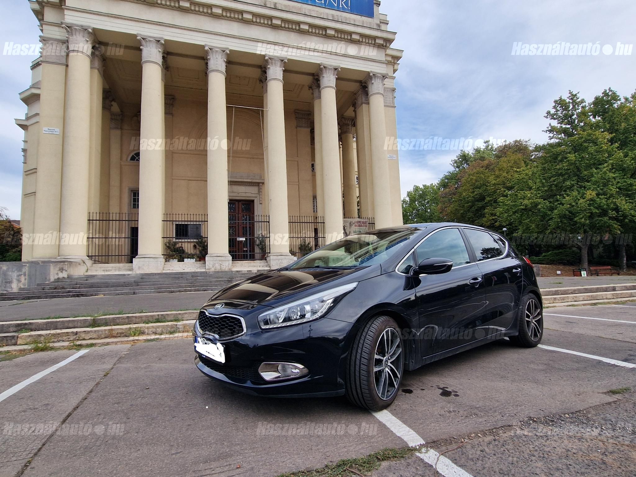 KIA CEE'D 2014/10 - 1