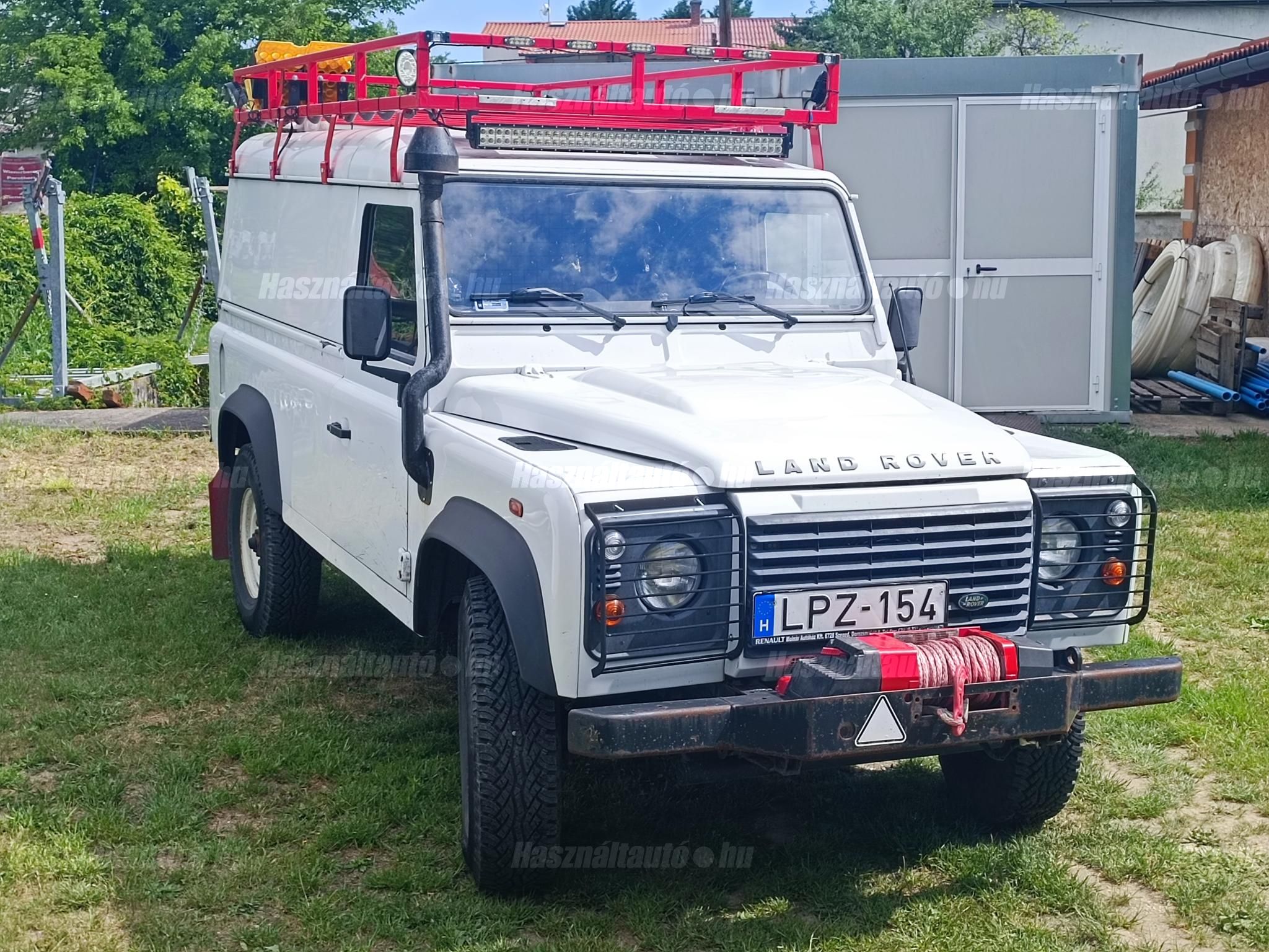 LAND ROVER DEFENDER 2012 - 1