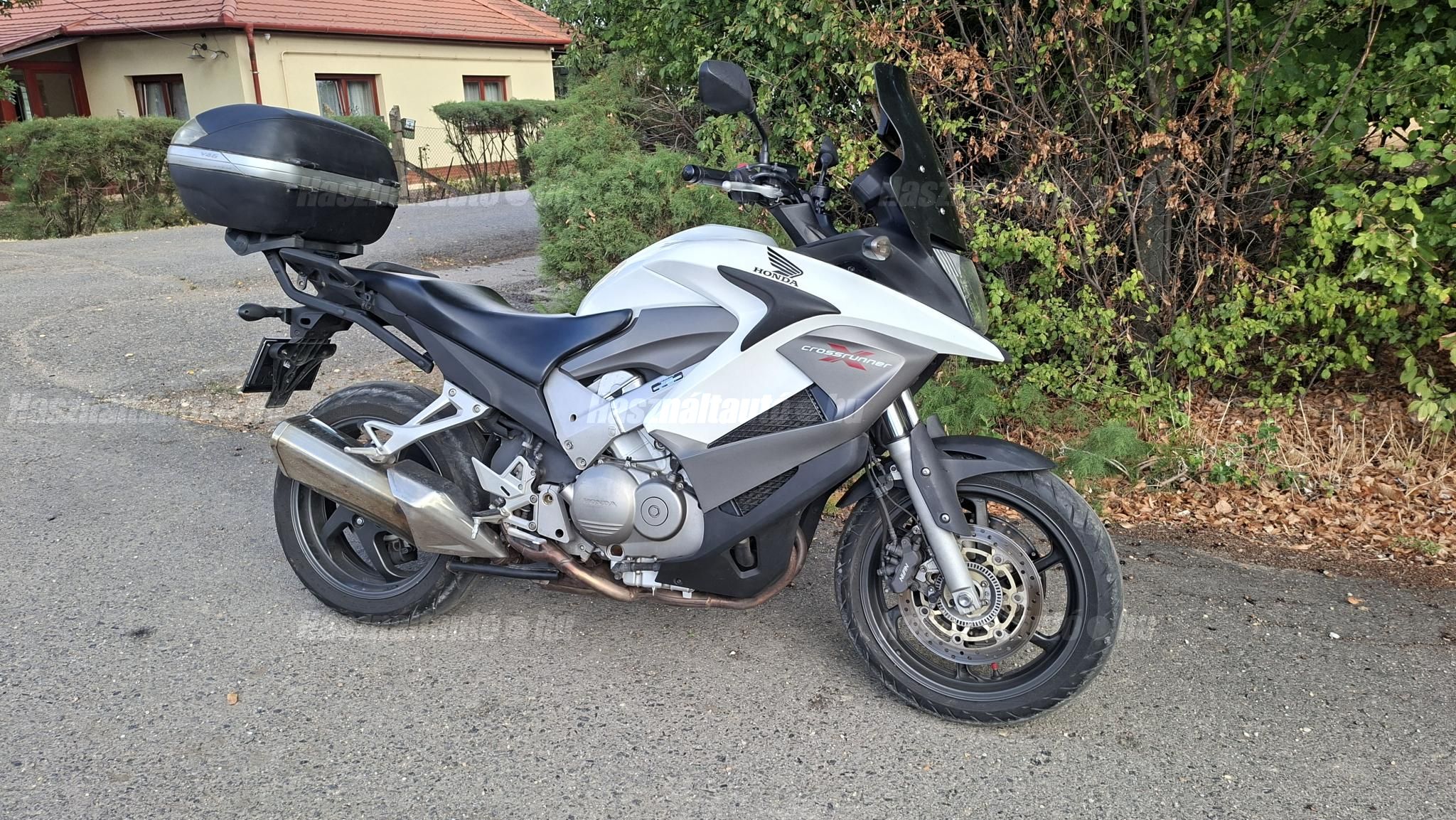 HONDA VFR 800 X 2011/4 - 1