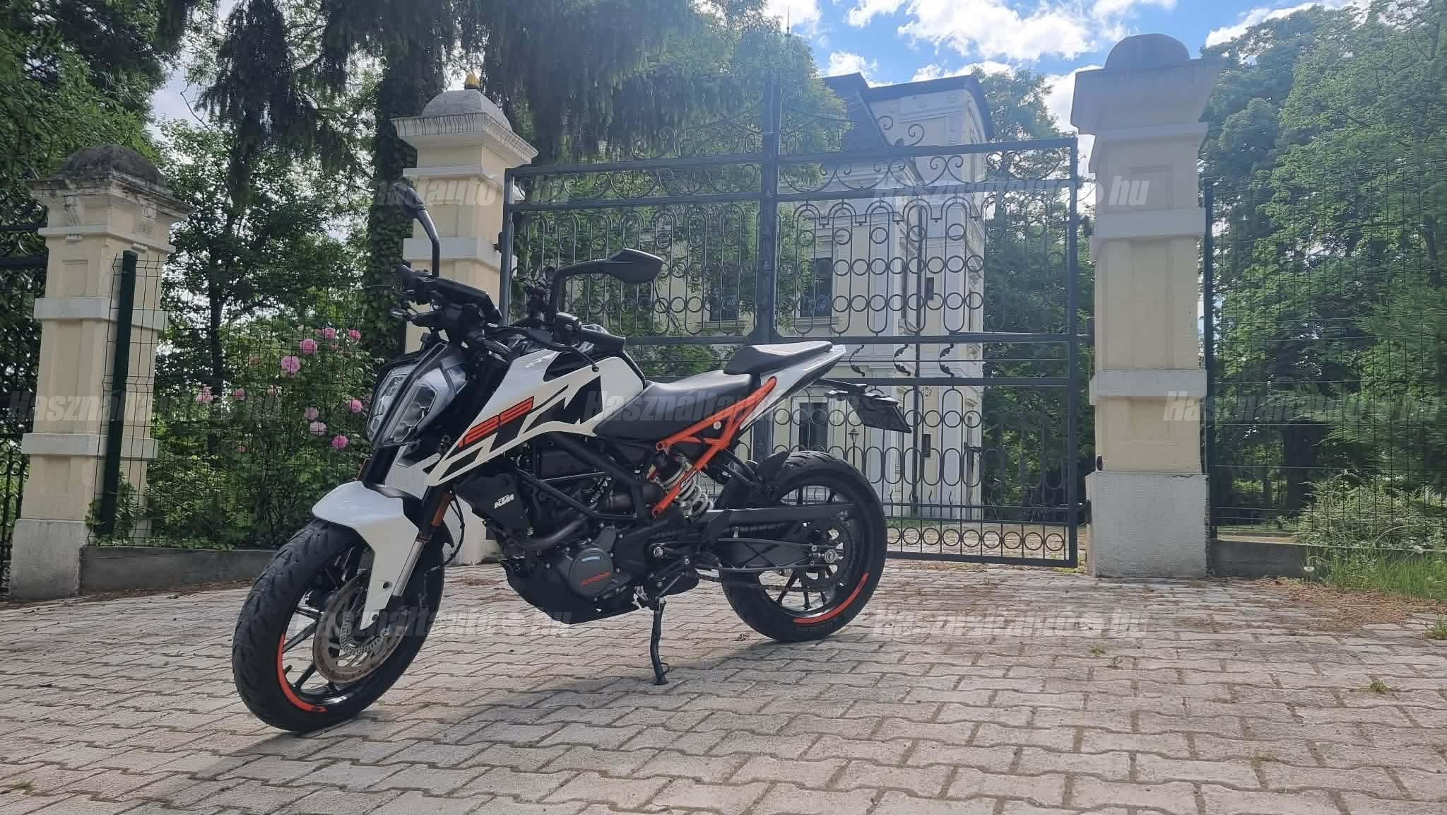 KTM 125 DUKE 2017/9 - 1