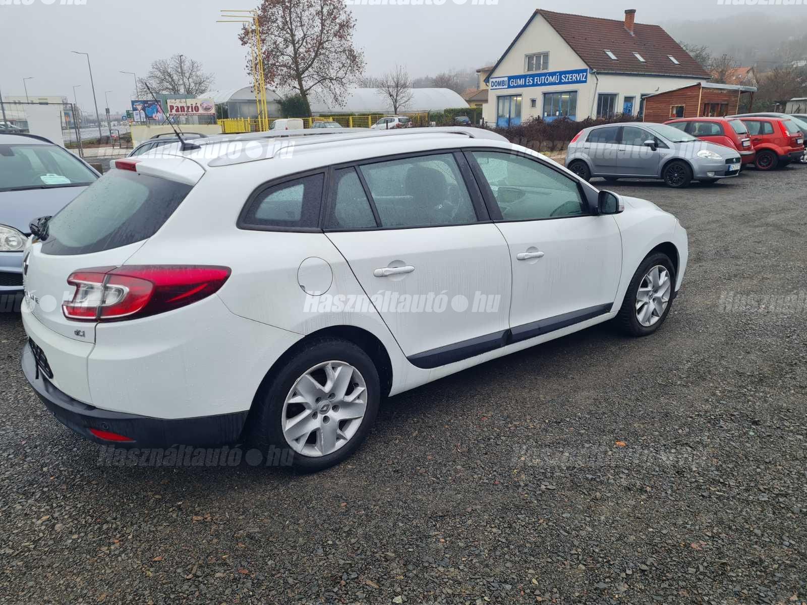 RENAULT MEGANE 2012/9 - 1