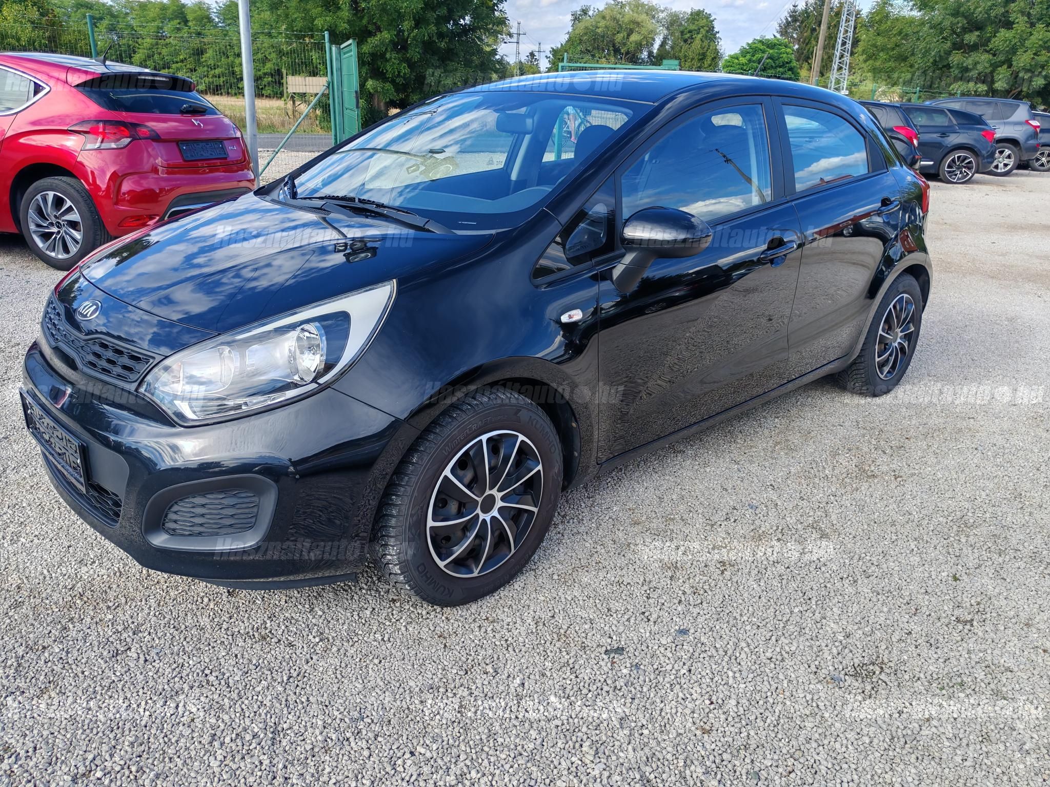 KIA RIO 2013/8 - 1