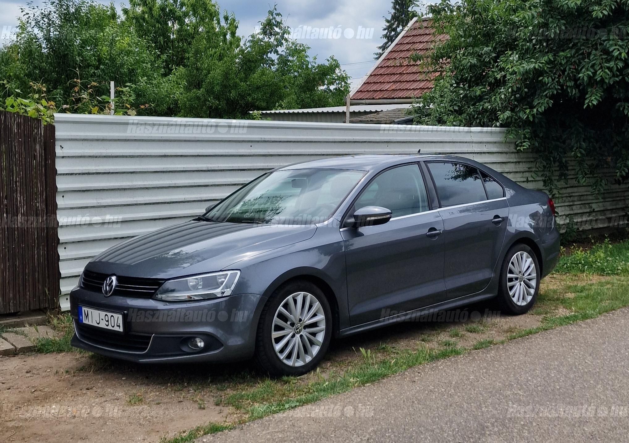 VOLKSWAGEN JETTA VI 2013/6 - 1
