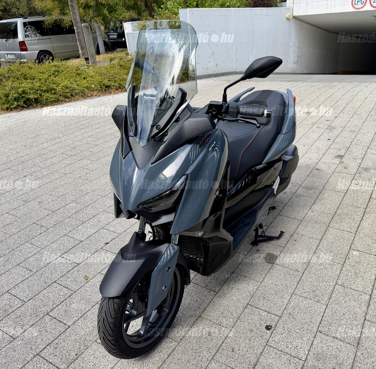 YAMAHA X-MAX 300 2022 - 1