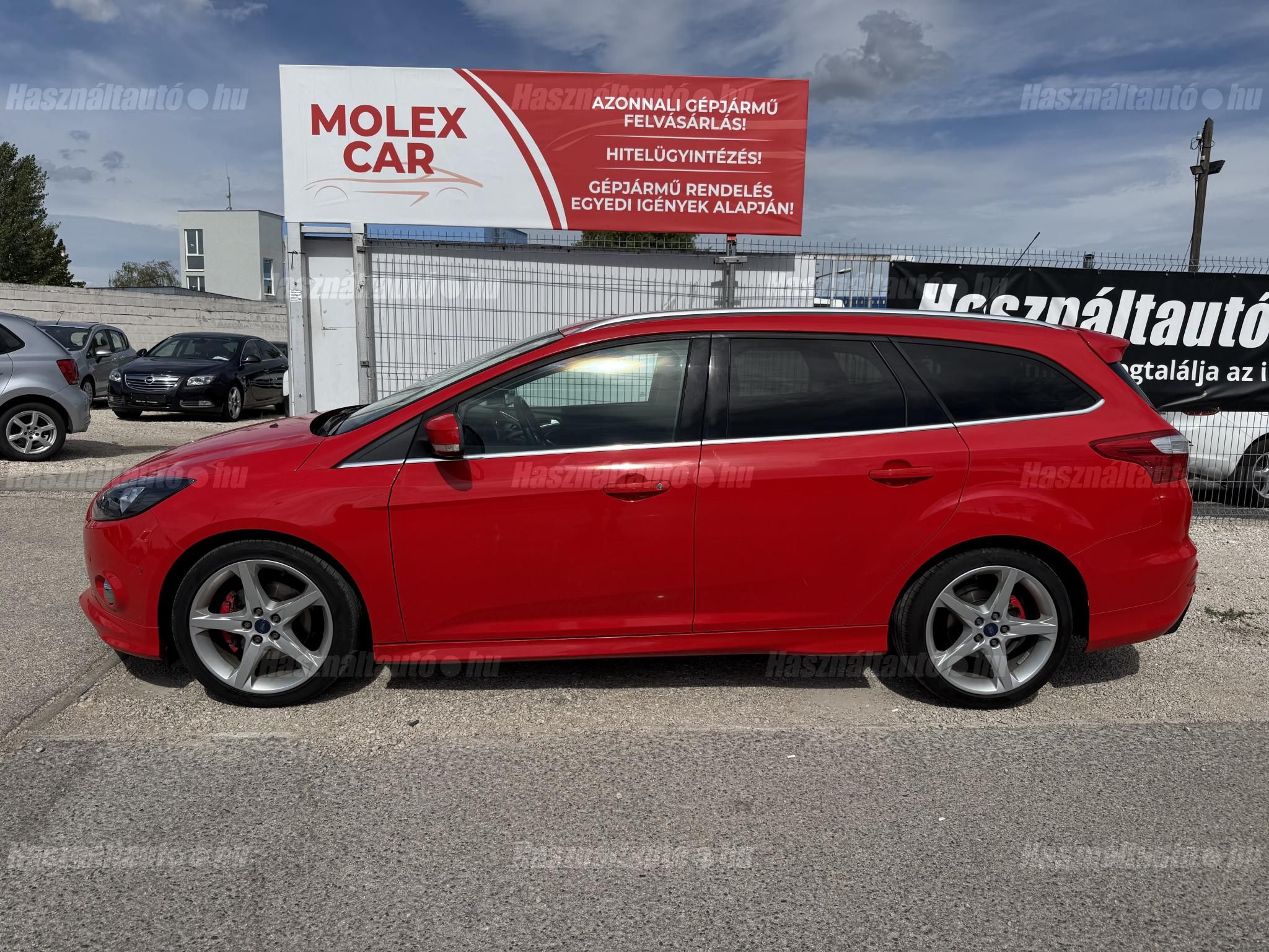 FORD FOCUS 2013/8 - 1