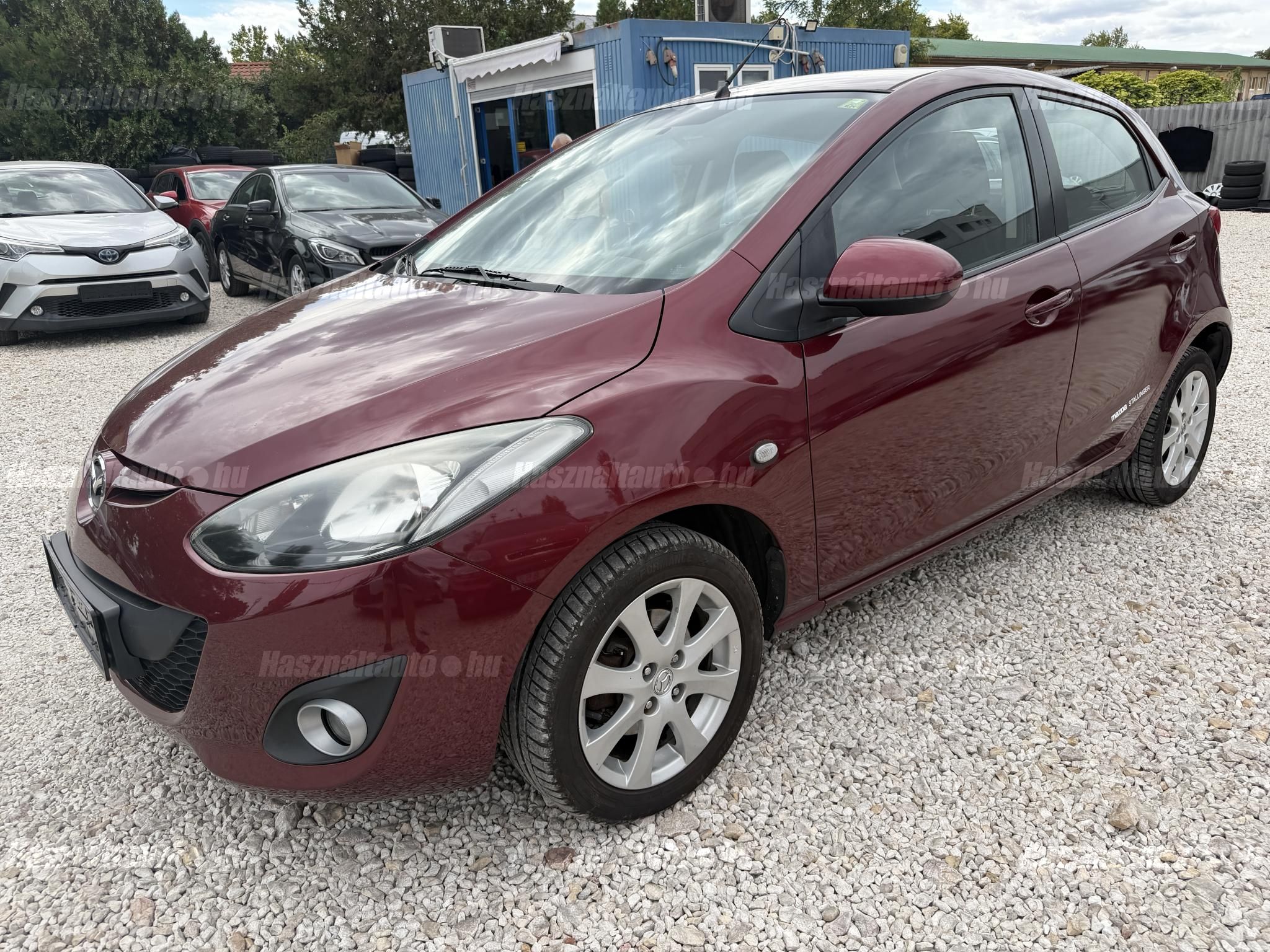 MAZDA 2 2012/8 - 1