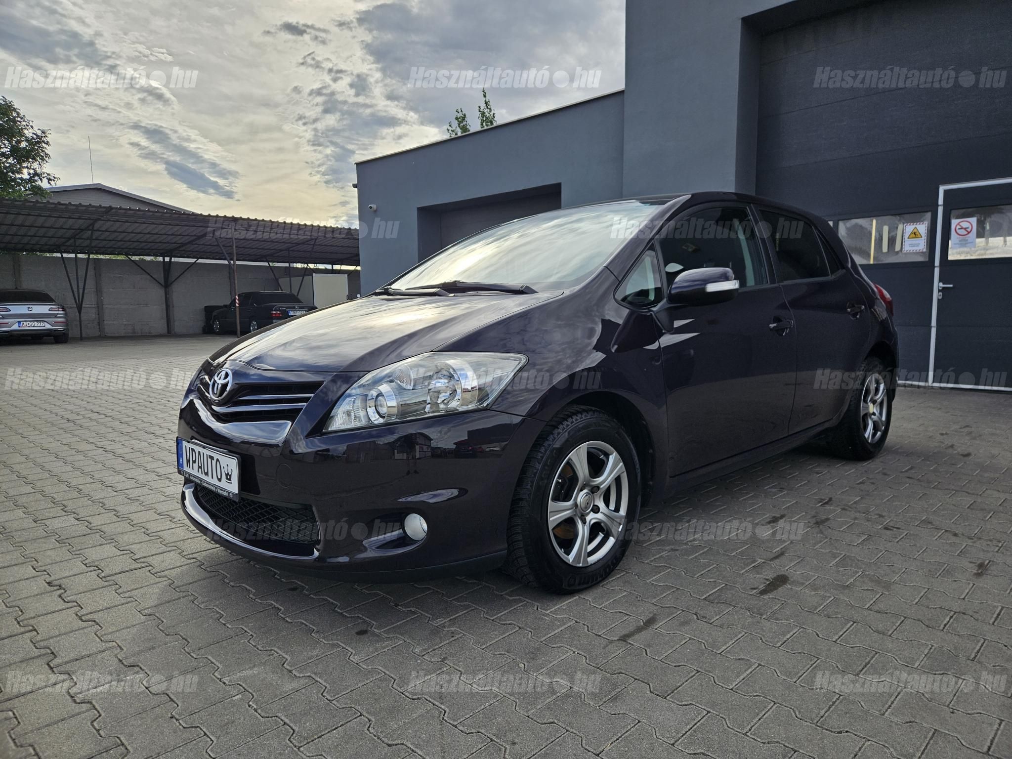 TOYOTA AURIS 2010/5 - 1