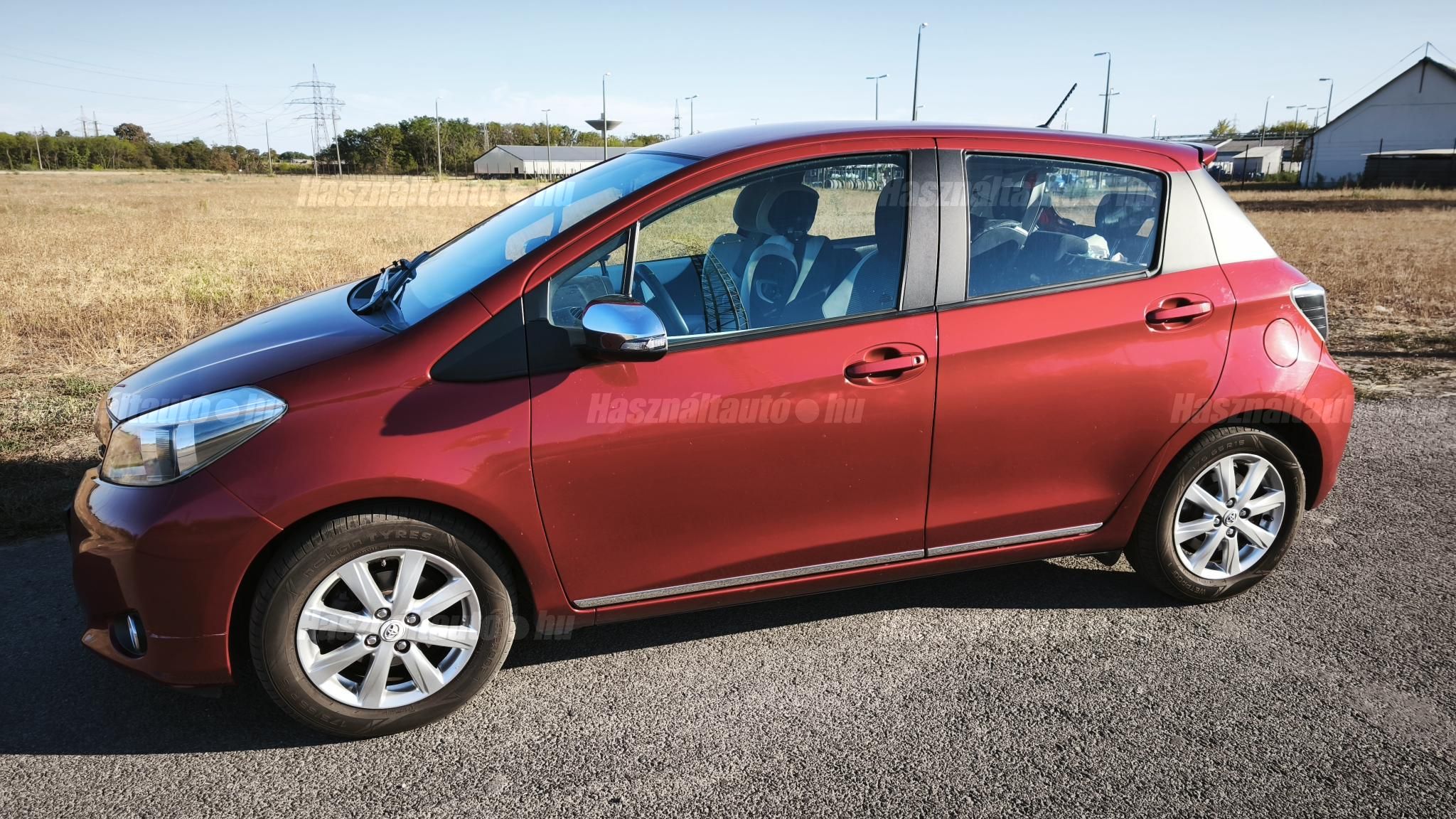 TOYOTA YARIS 2013/10 - 1