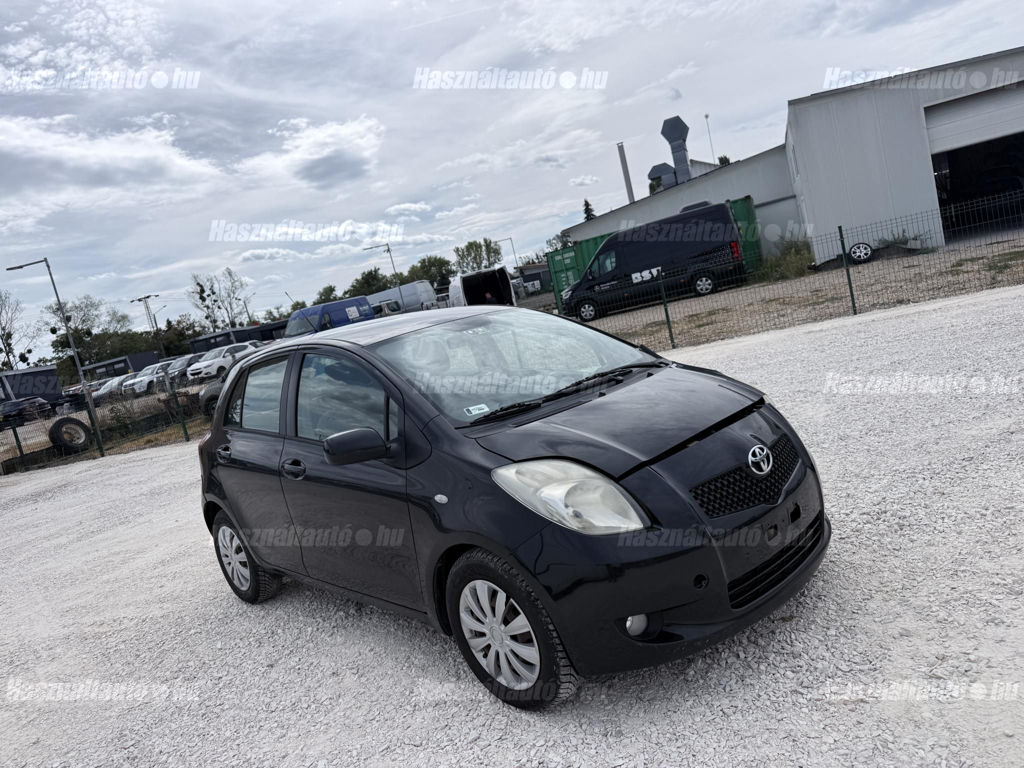 TOYOTA YARIS 2007/12 - 1